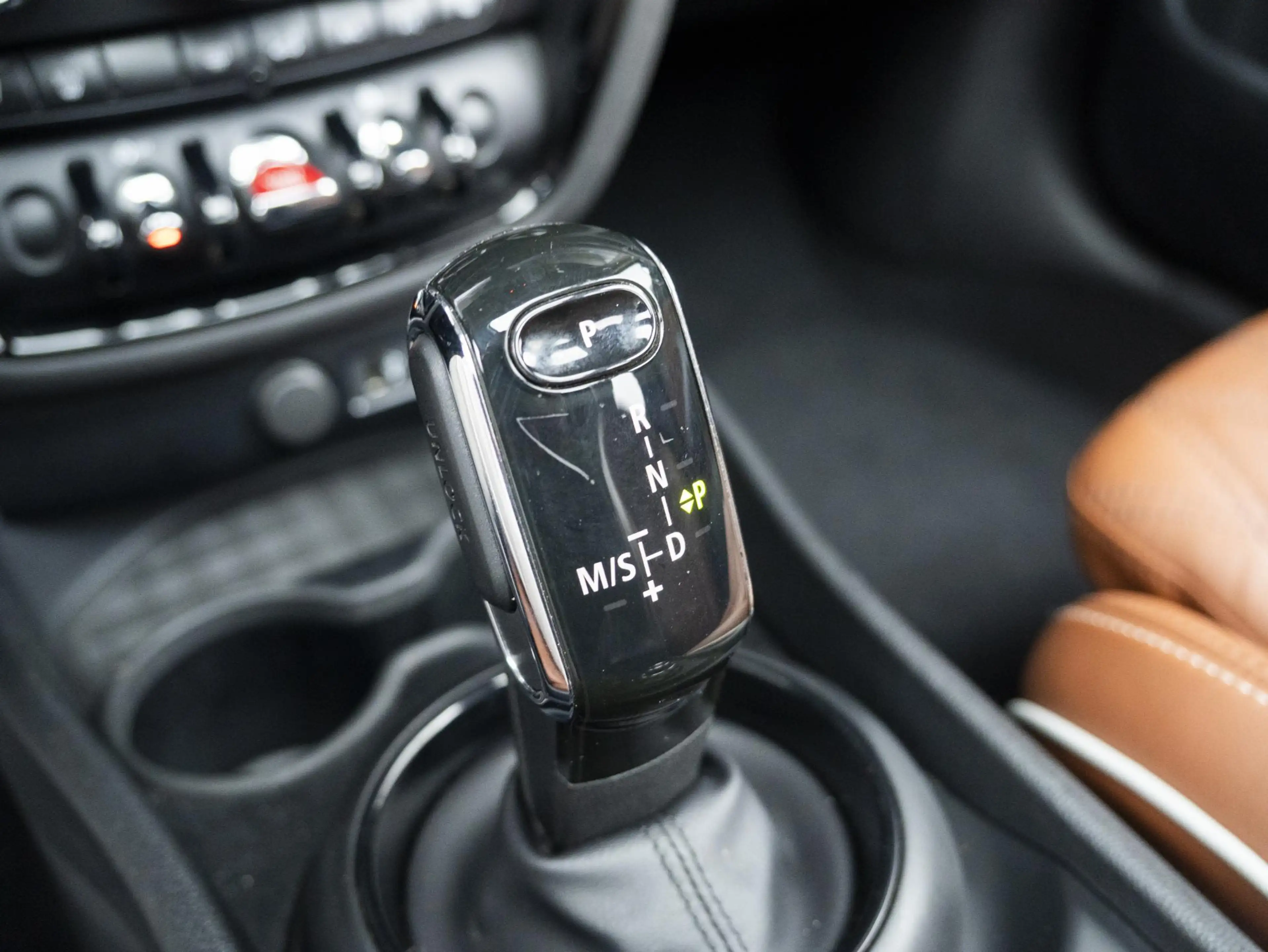 MINI Cooper Clubman Aut. Business Plus + Chester Leder + Panoramadak — photo 13