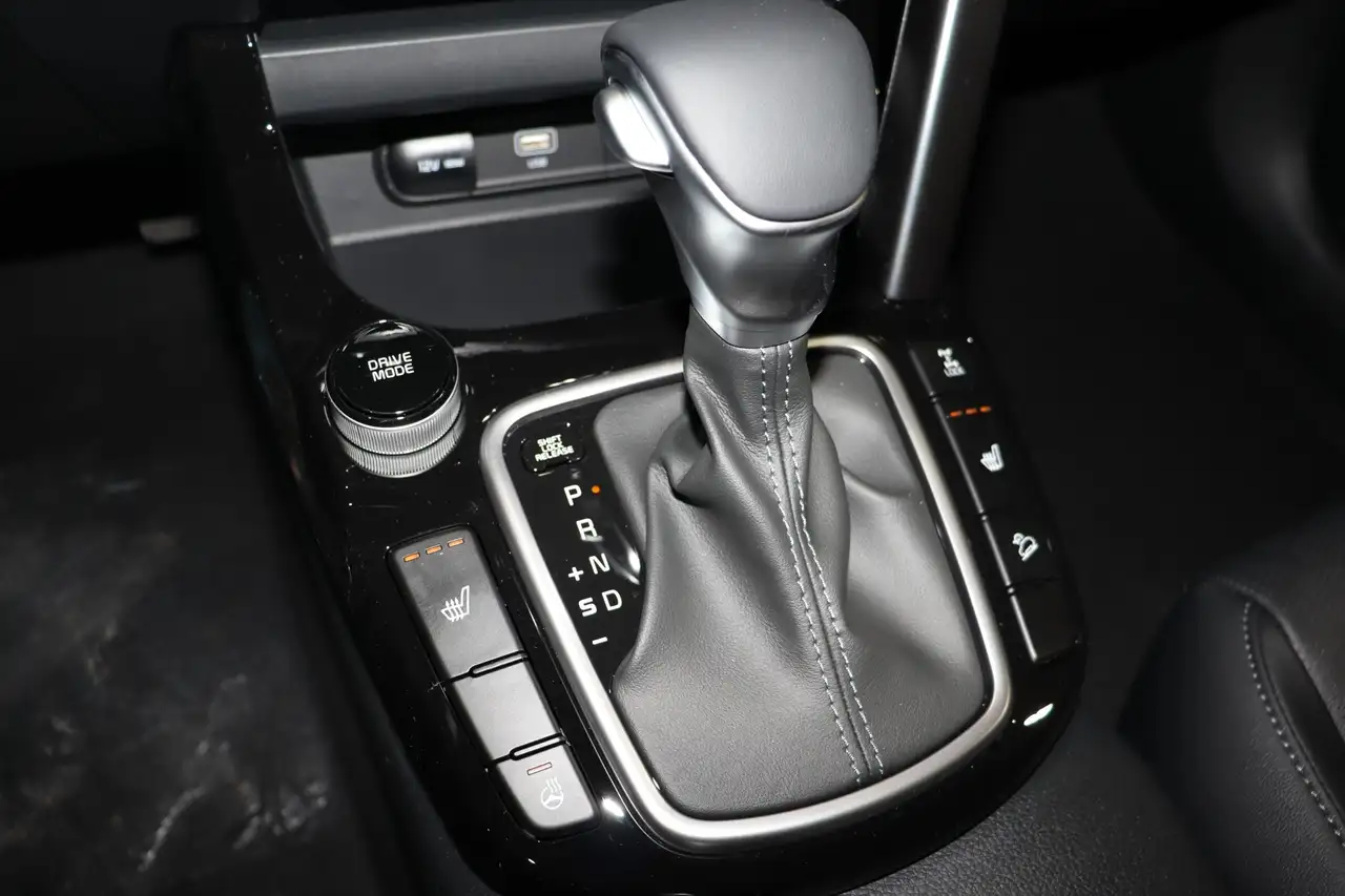 Kia Seltos photo Kia Seltos