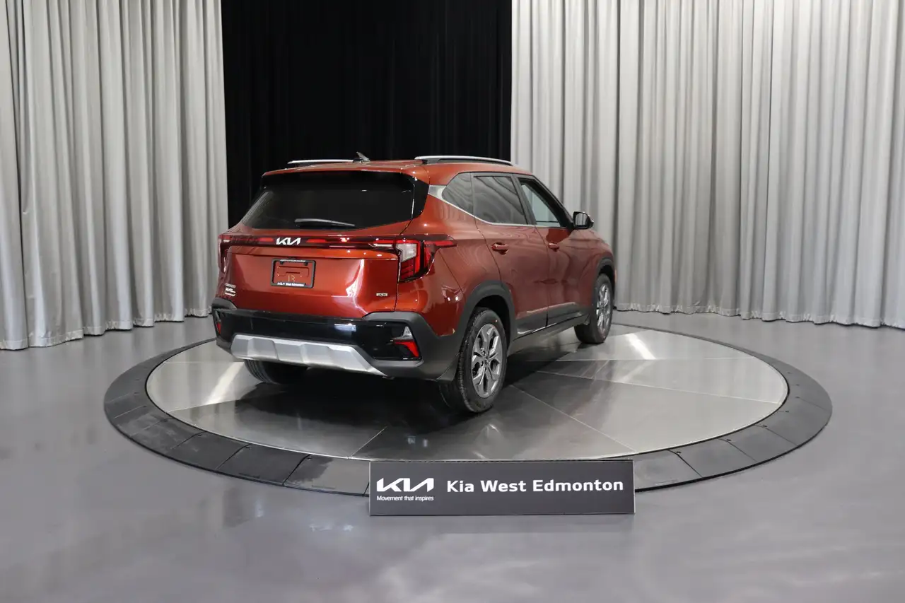 Kia Seltos photo Kia Seltos