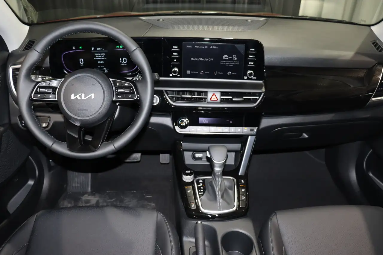 Kia Seltos photo Kia Seltos