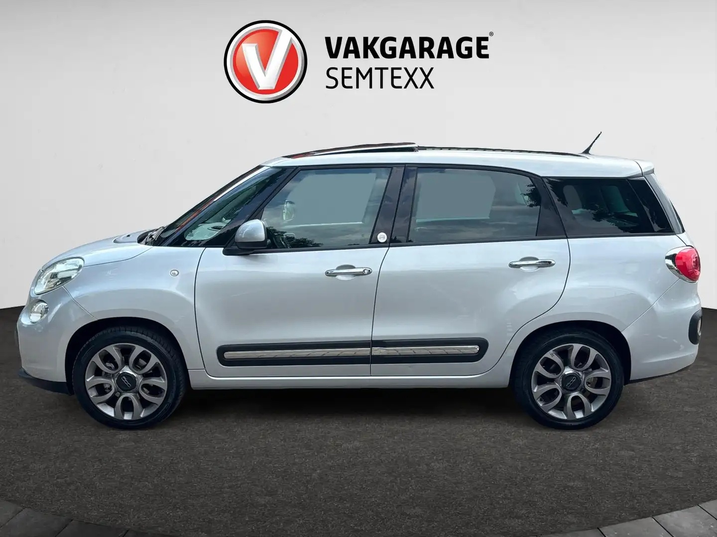 Fiat 500L Living 0.9 TwinAir Lounge | Clima | Cruise | Panor Grijs - 2