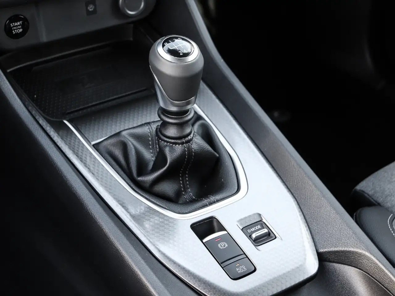 Nissan Qashqai N-Connecta 1.3 DIG-T MHEV 6MT 140PS 4x2 Winterpake 12