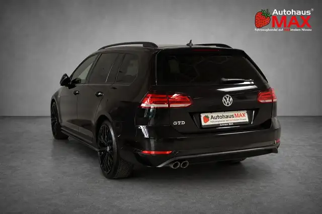 Volkswagen Golf view 3