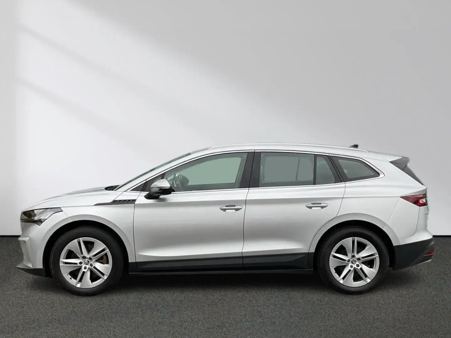 Skoda Enyaq Loft 82 kWh Navi AHK Mirror Link Wärmepum. Plateado - 2