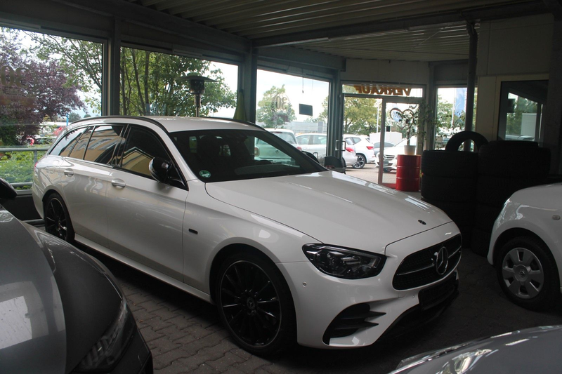 Mercedes-Benz E 400 T d 4Matic Night Edition*AMG Line*360°* — photo 4