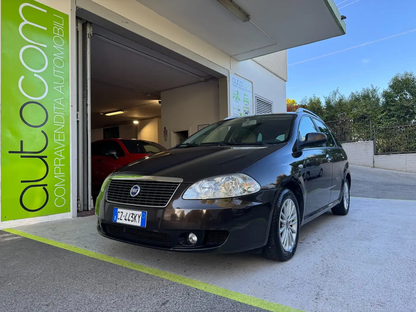 Fiat Croma Croma 1.9 mjt 16v Emotion Gris - 1