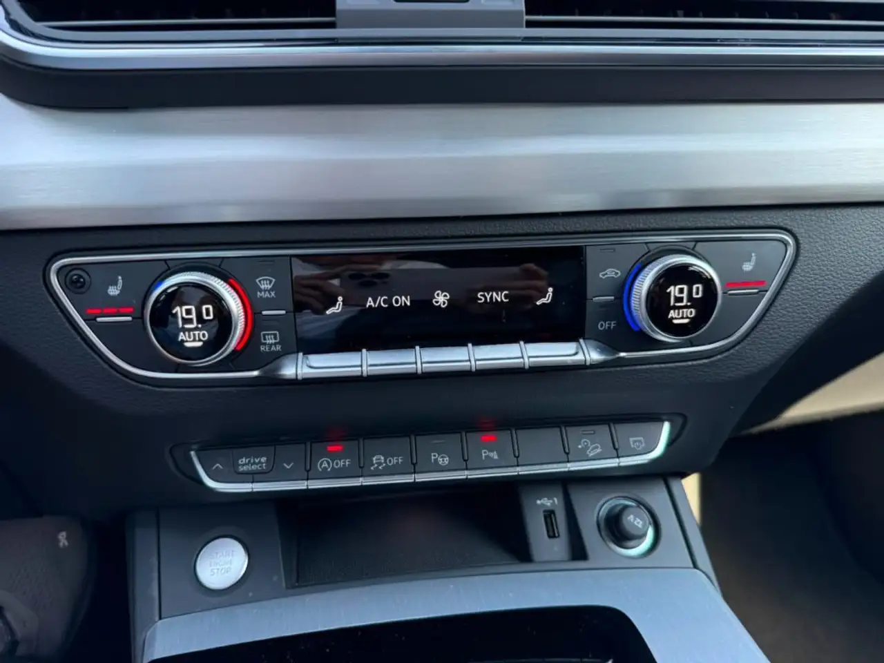 Audi Q5 SPB 40 TDI quattro S tronic S line NAVI LED 20, миниатюра 16