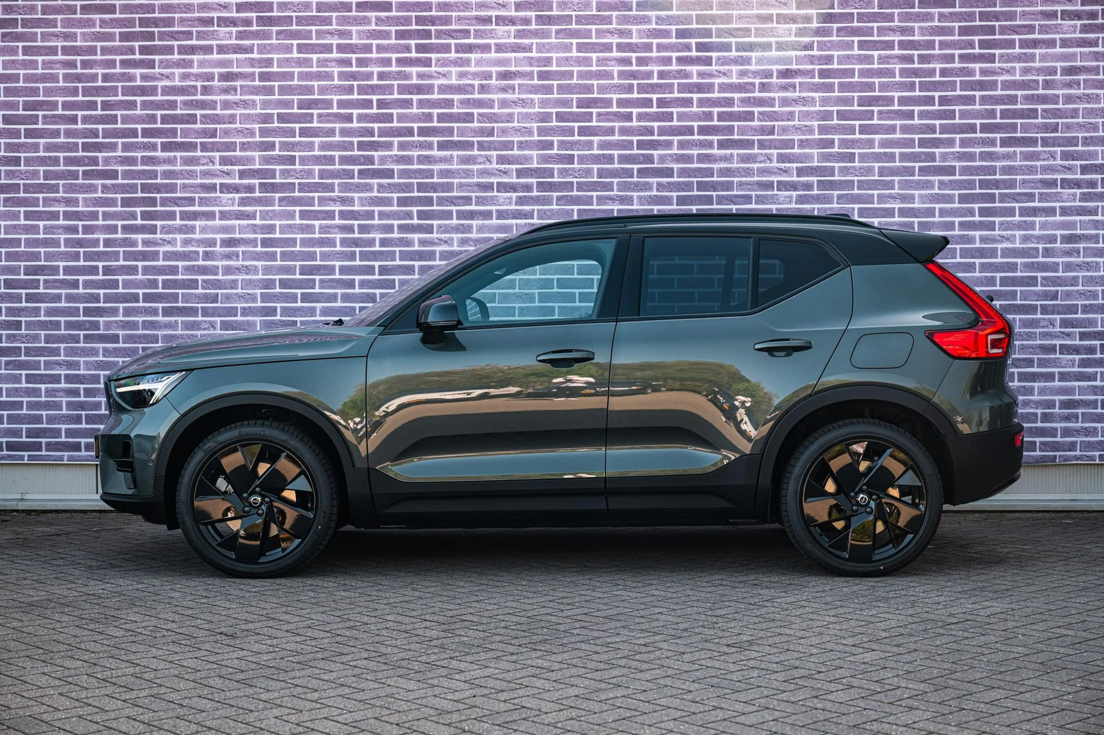 Volvo EX40 Single Motor Extended Range Ultra Europa 82 kWh Bl — photo 5
