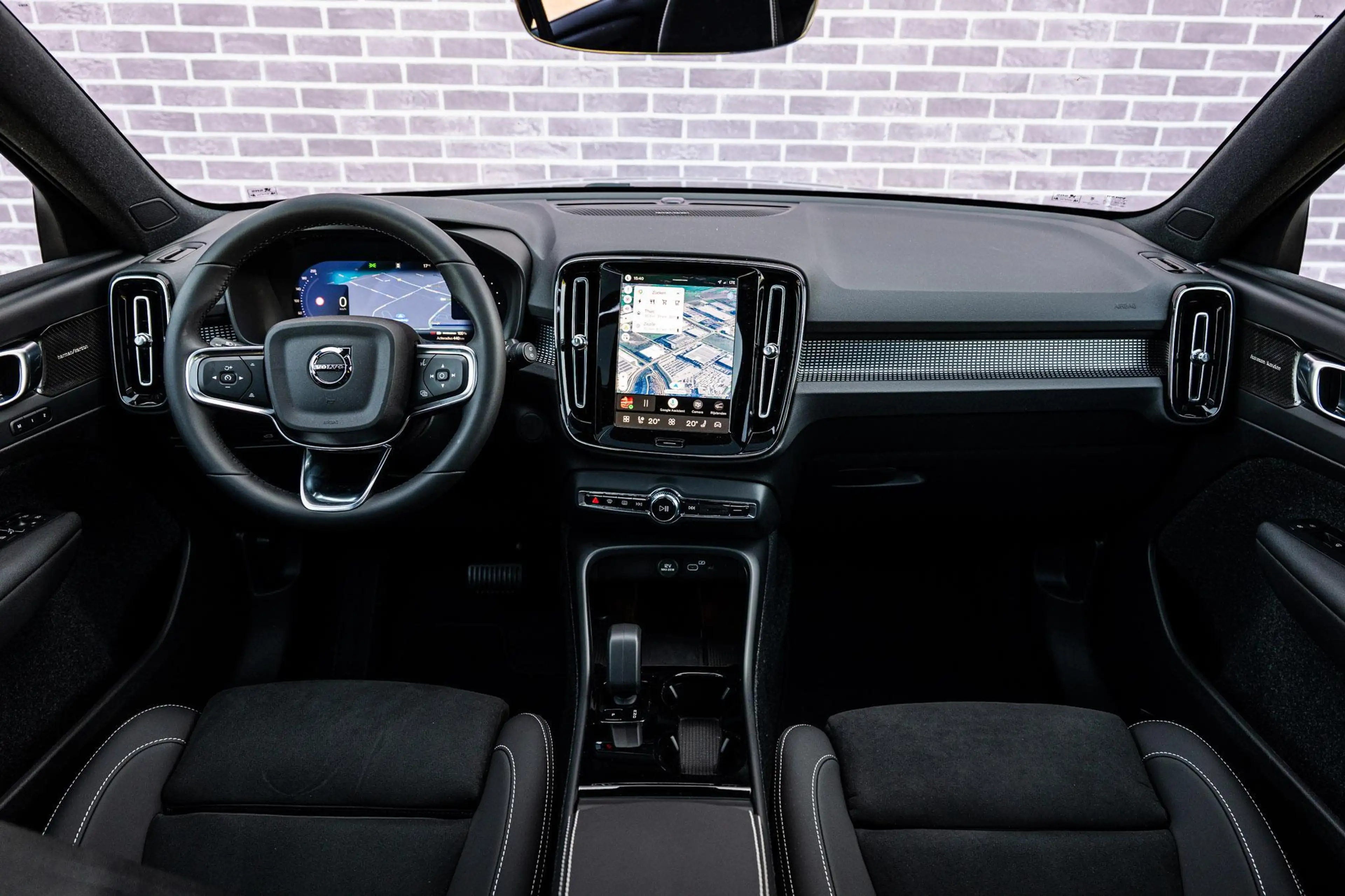 Volvo EX40 Single Motor Extended Range Ultra Europa 82 kWh Bl — photo 6