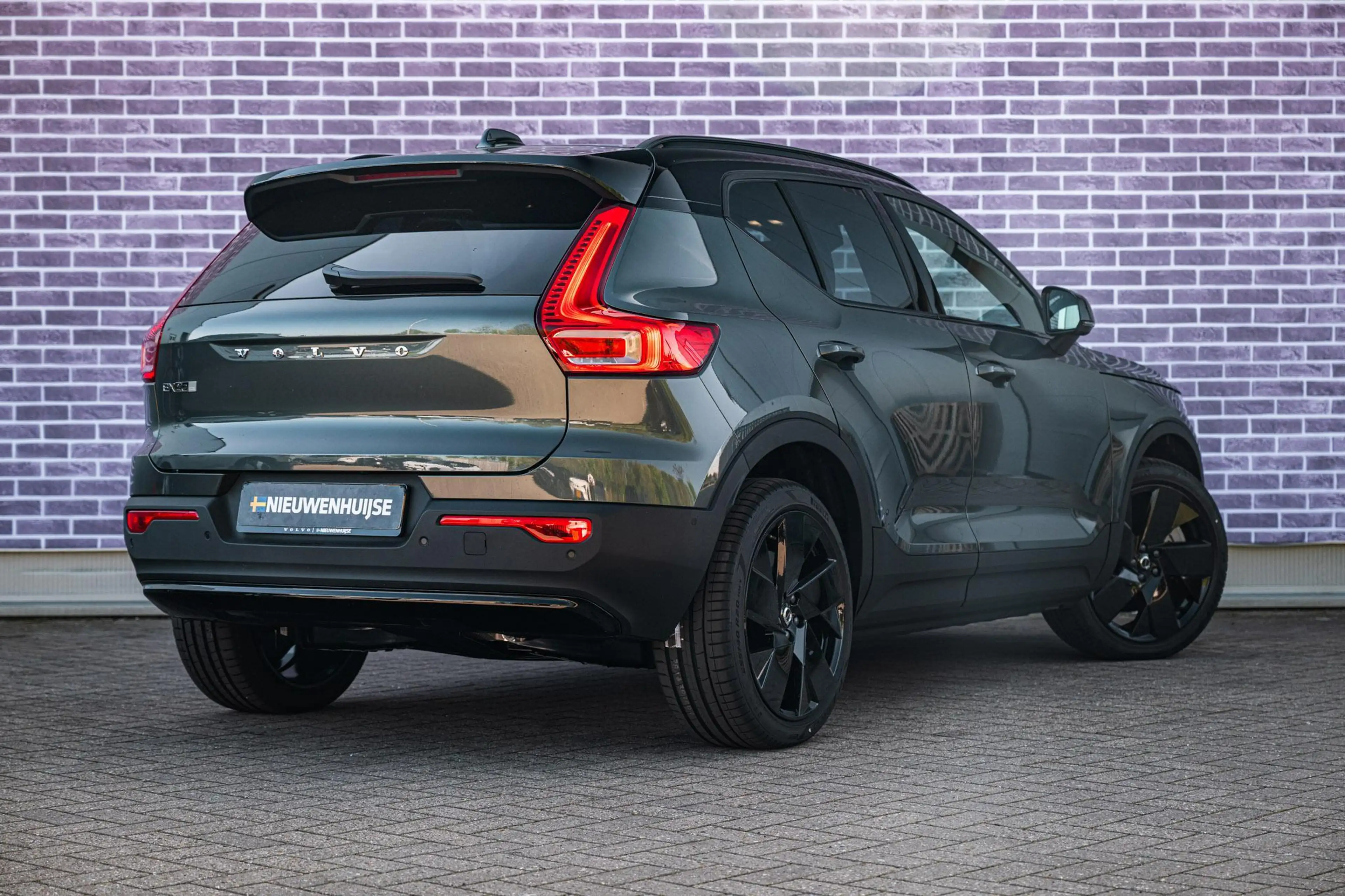 Volvo EX40 Single Motor Extended Range Ultra Europa 82 kWh Bl — photo 3