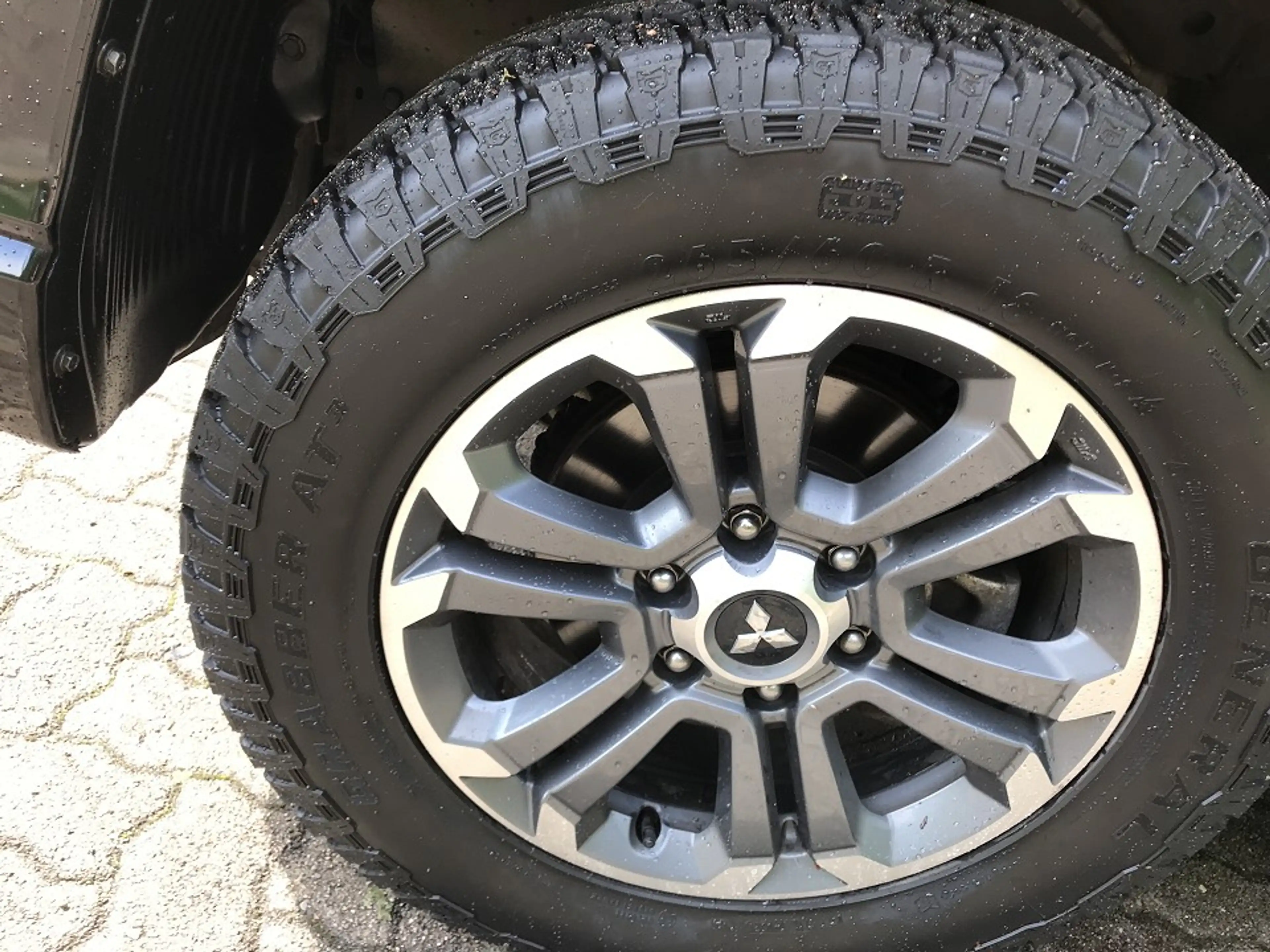 Mitsubishi L200 SELECT 2,2 DI-D DOCA AT Intouch DC Navi KAMERA — photo 3