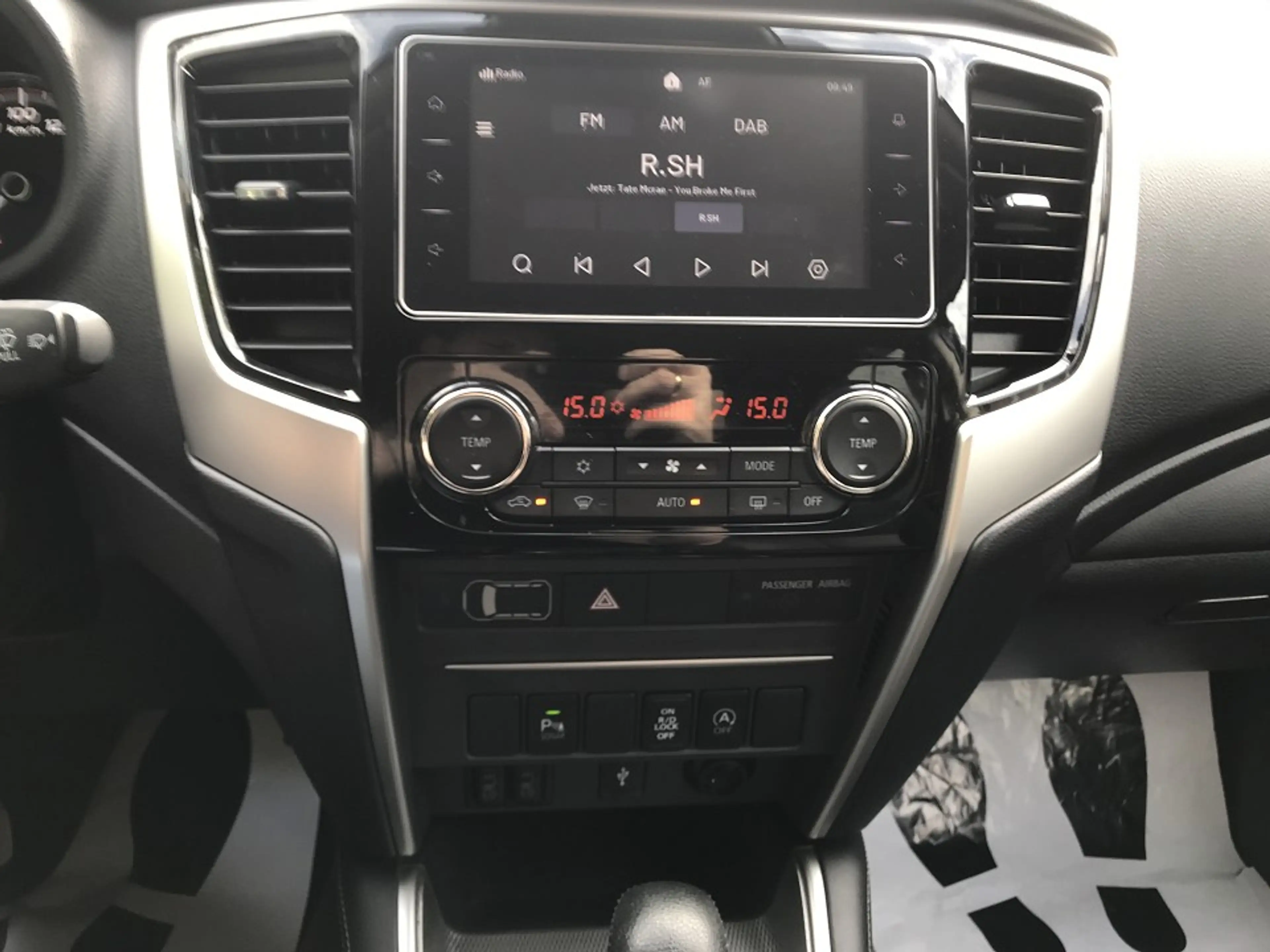 Mitsubishi L200 SELECT 2,2 DI-D DOCA AT Intouch DC Navi KAMERA — photo 15