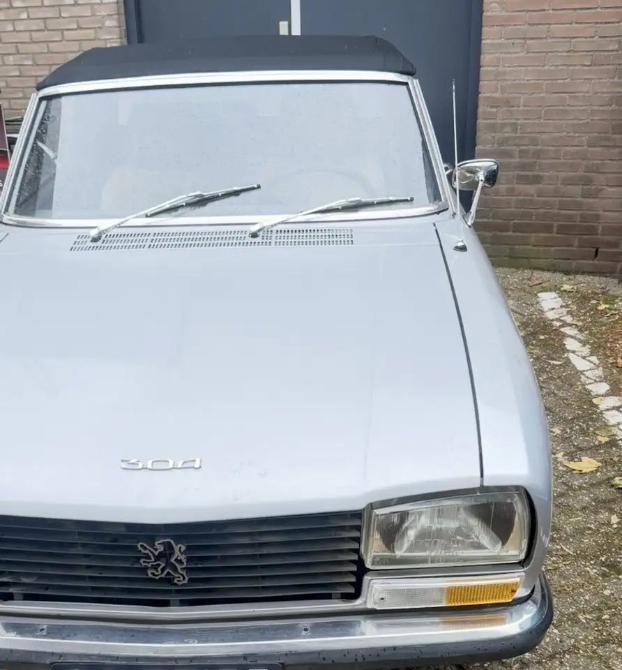 Peugeot 304