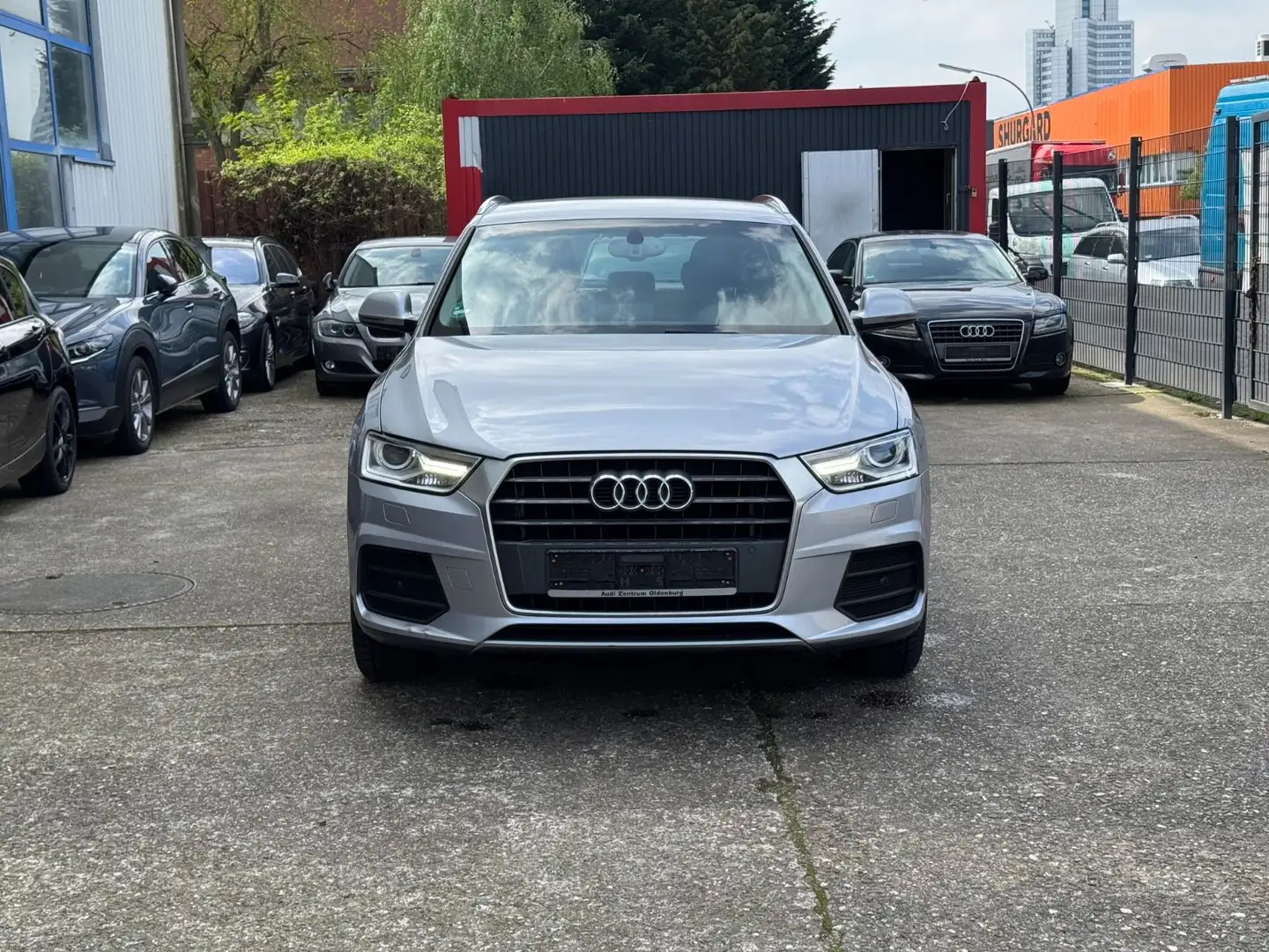 Audi Q3 Facelift/PDC/AHK/Automatik/KylessGo/2 Hand Silber - 2