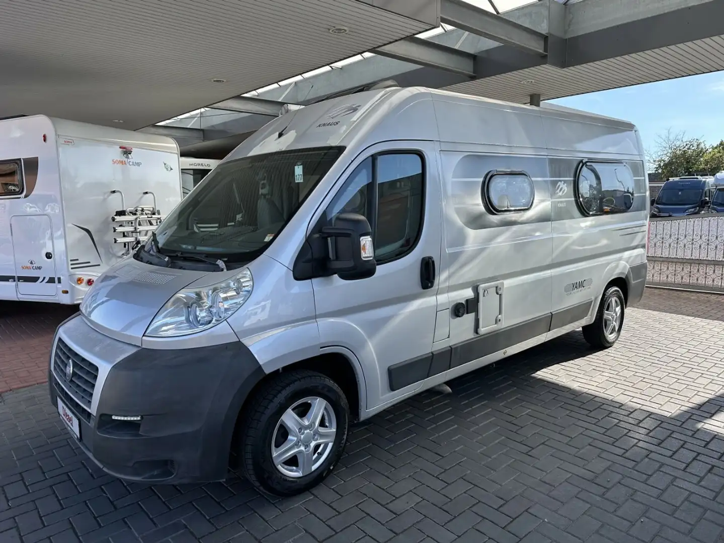 Knaus Kasten 600 +AHK+Allwetterreifen+Kamera+Markise+ Argento - 2