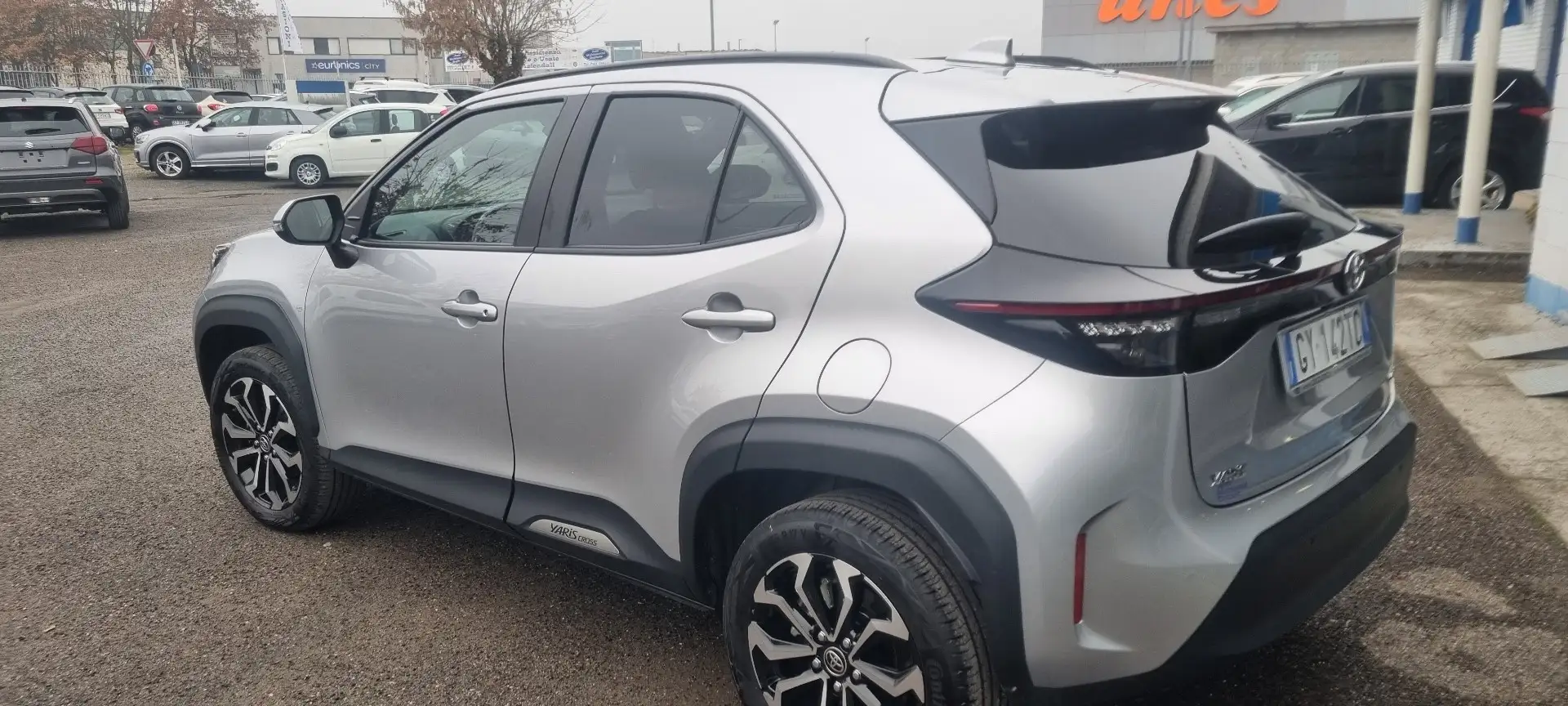 Toyota Yaris Yaris Cross Cross 1.5h Trend fwd 116cv e-cvt Argento - 2