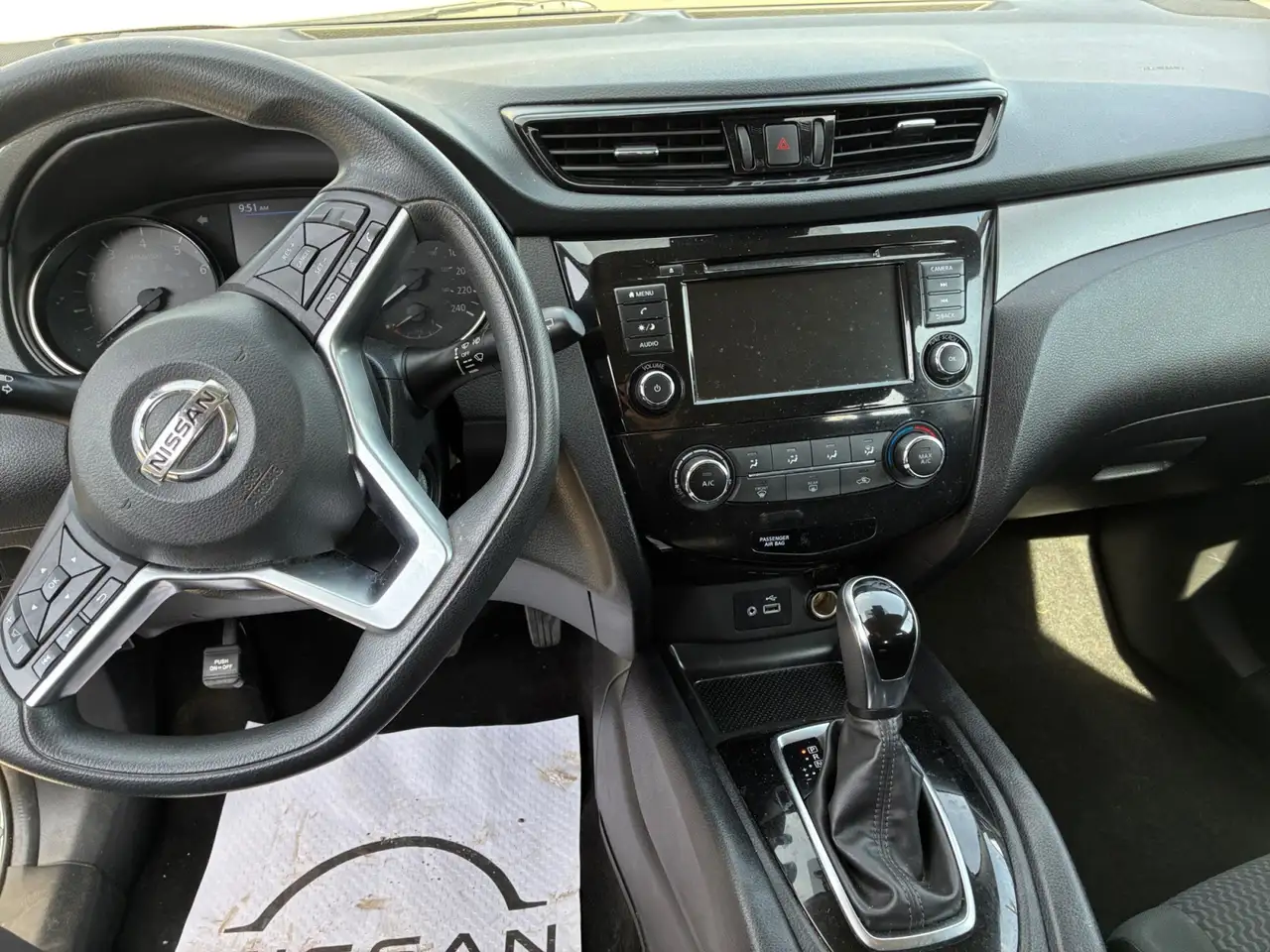 Nissan Qashqai снимка Nissan Qashqai