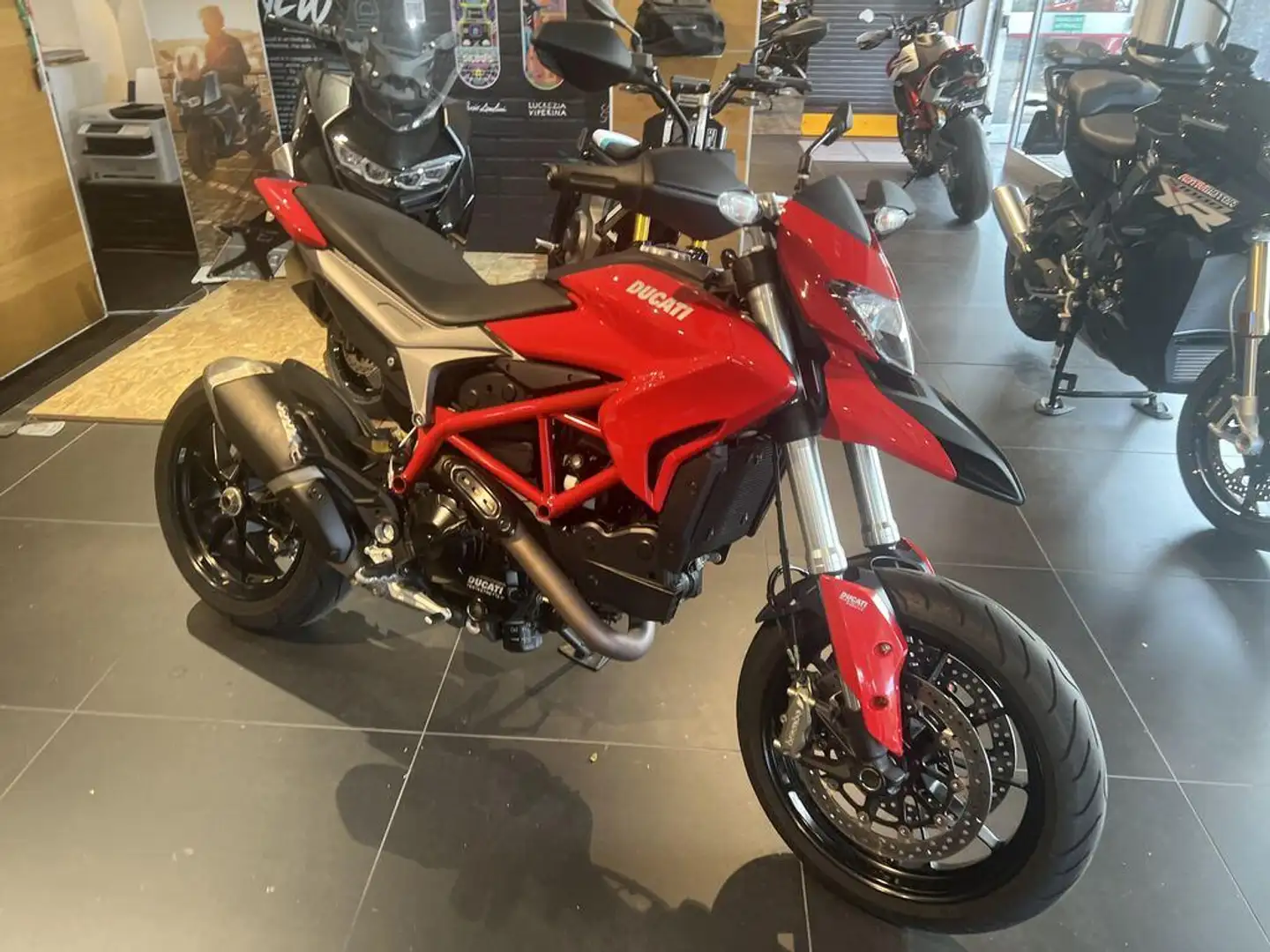 Ducati Hypermotard 821 Red - 2
