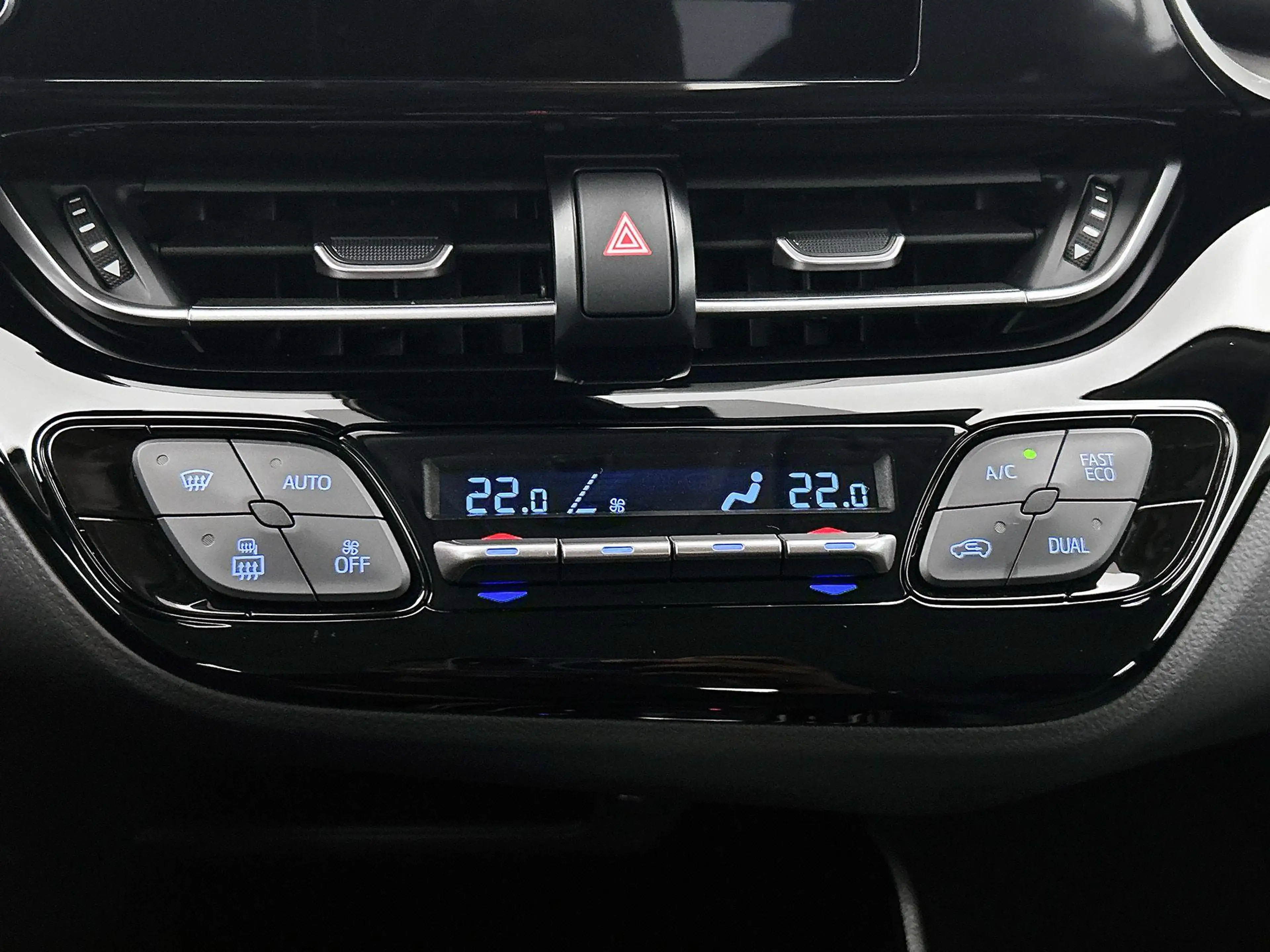 Toyota C-HR 1.8 Hybrid Dynamic — photo 15
