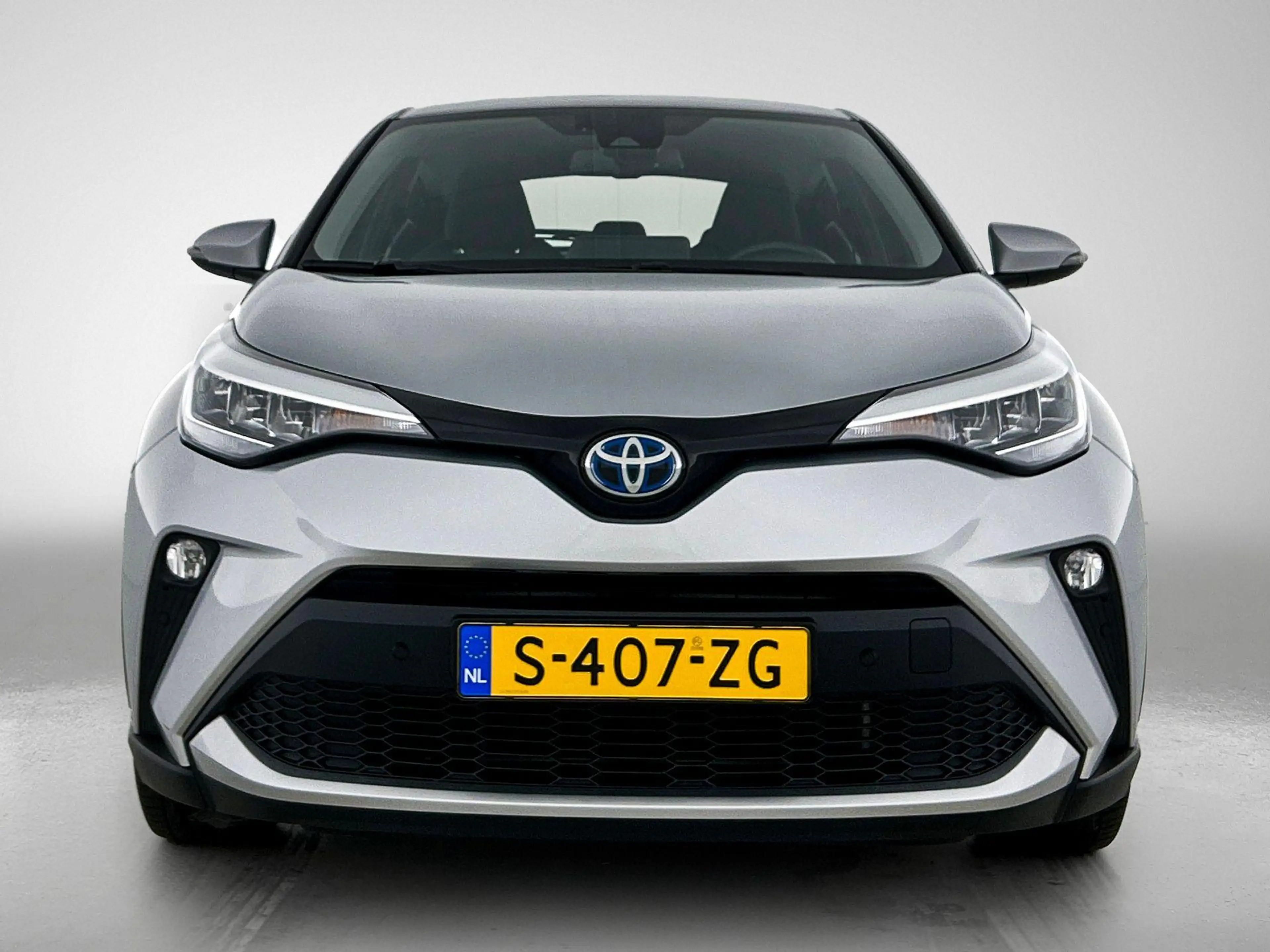 Toyota C-HR 1.8 Hybrid Dynamic — photo 11