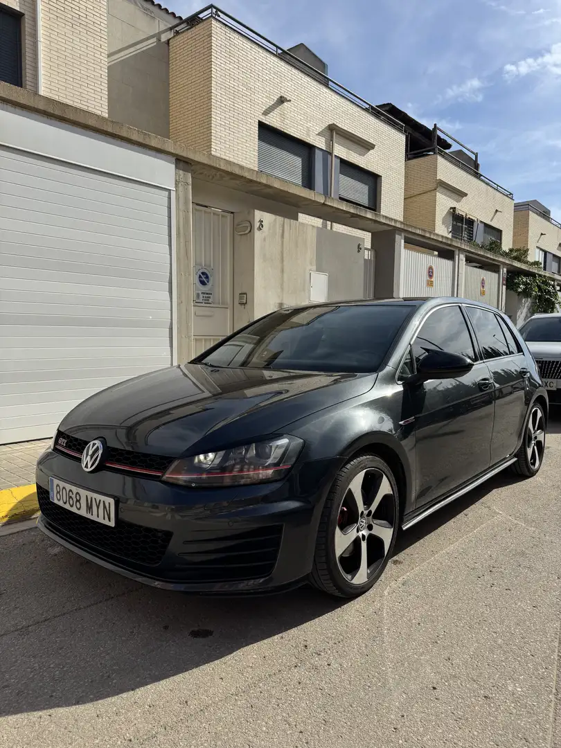 Volkswagen Golf GTI 2.0 TSI 220 - 1