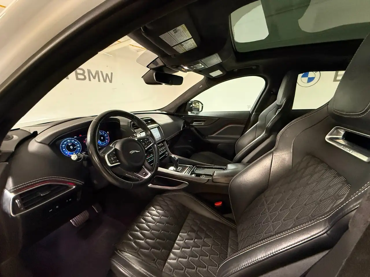 Jaguar F-Pace снимка Jaguar F-Pace