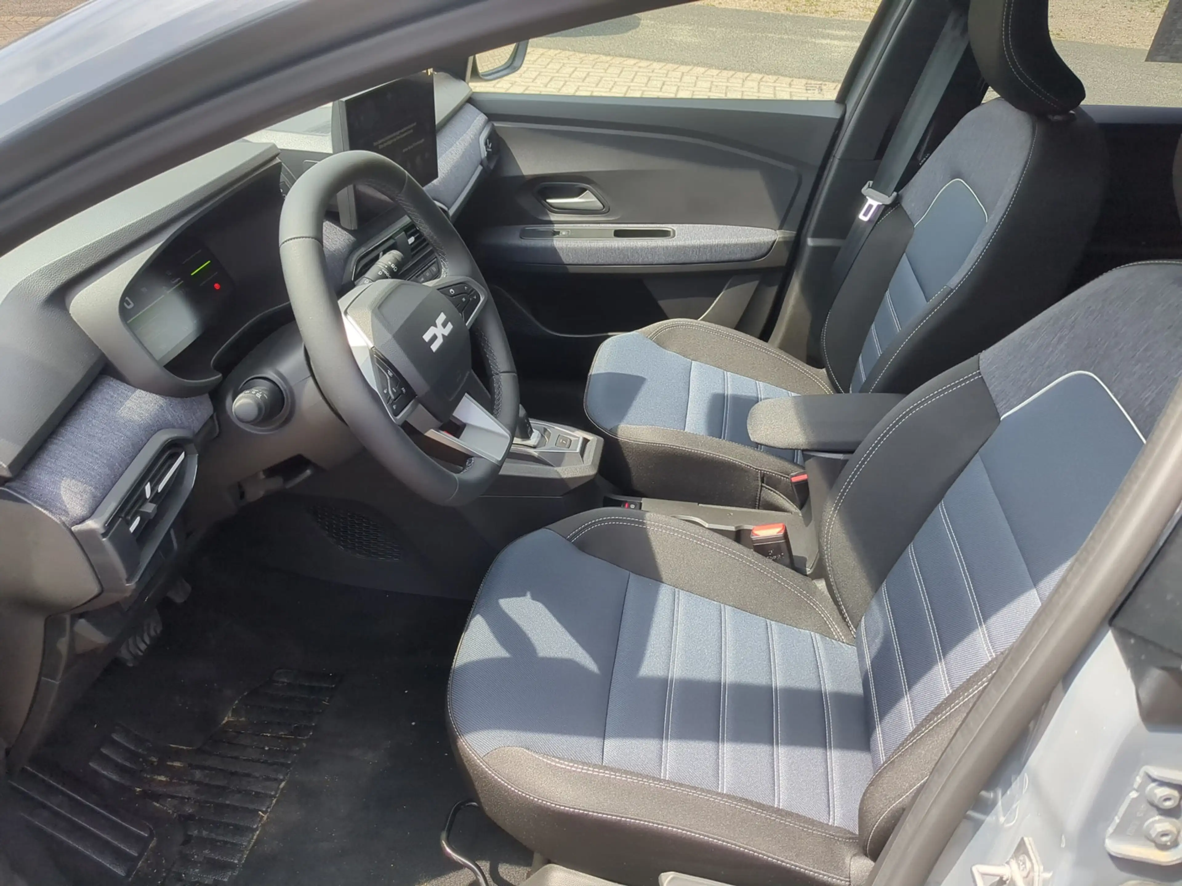 Dacia Jogger Full Hybrid 155 Journey 5-S SHZ Navi MV-Kamera — photo 5
