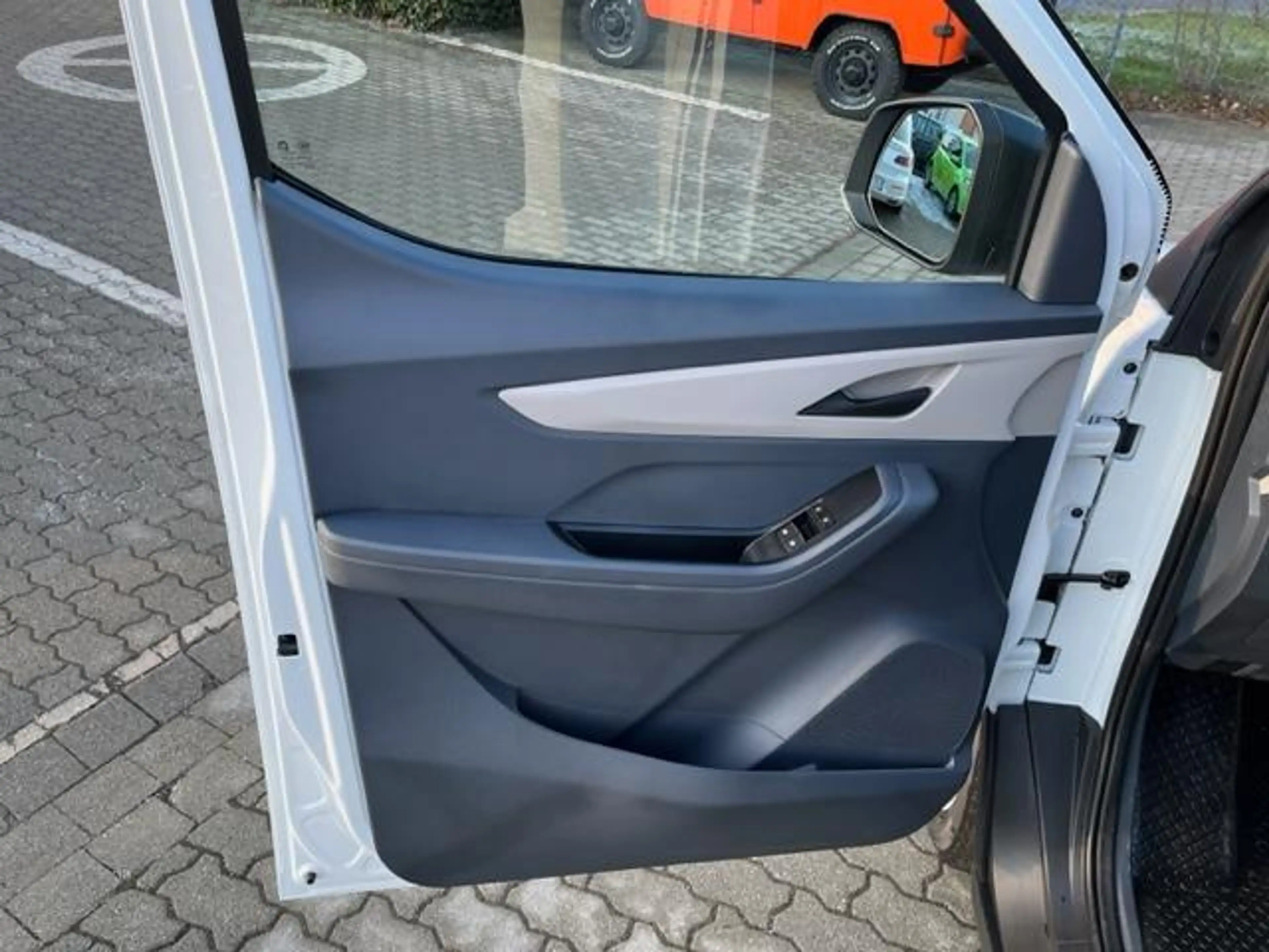 Maxus eDeliver 3 L1 50KWH+SOFORT — photo 13