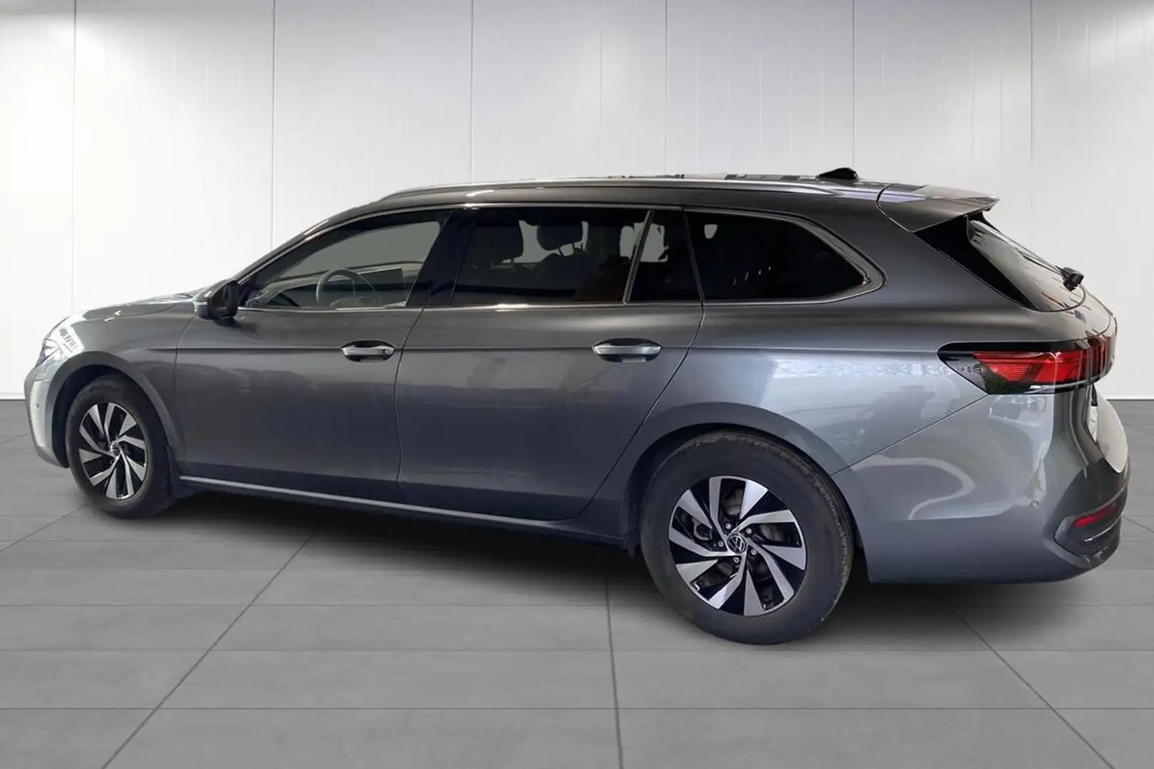 Volkswagen Passat Variant 1.5 TSI ACT VARIANT DSG Trekhaak + Verw Zetels Grijs - 2