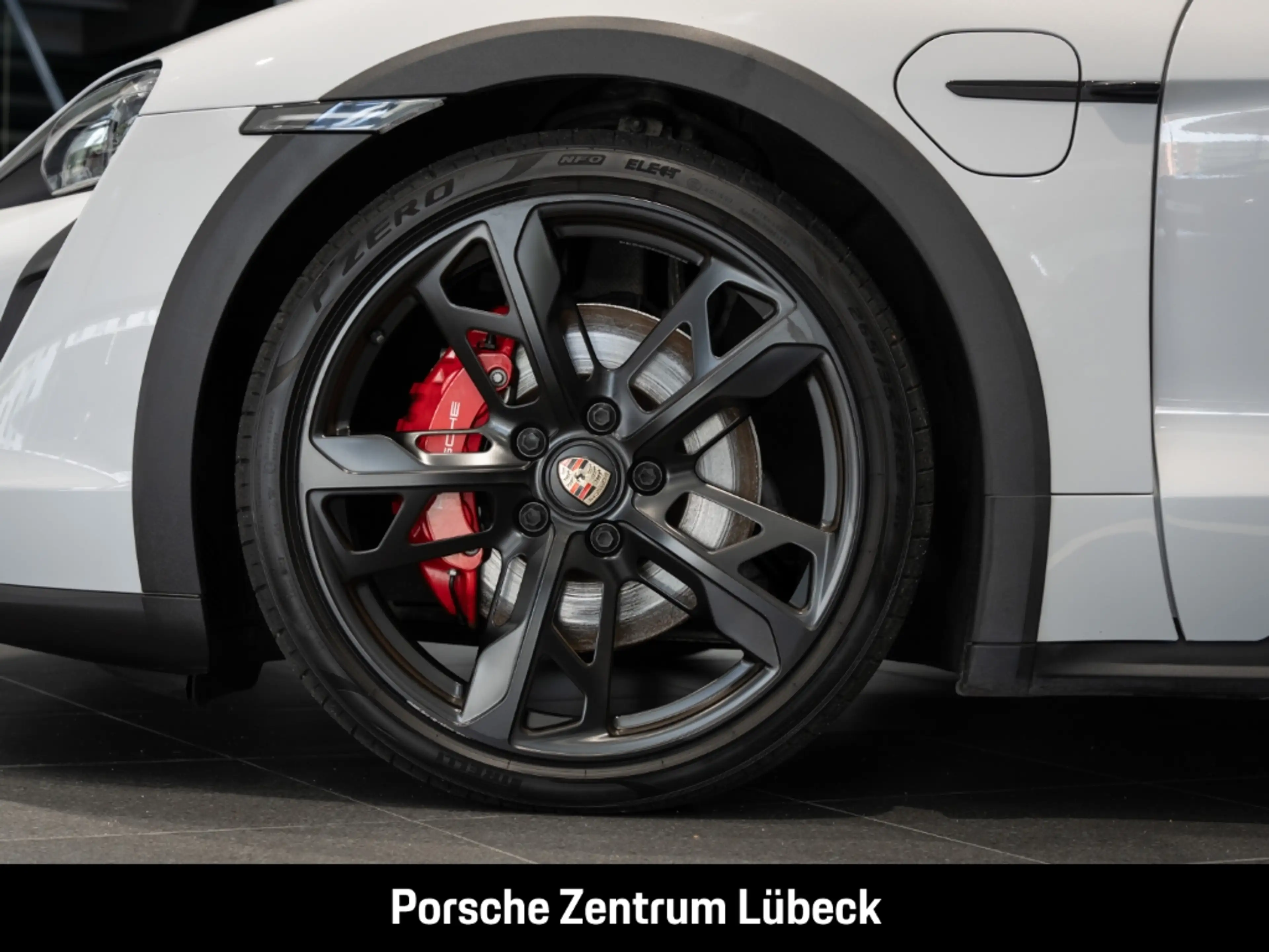 Porsche Taycan 4S Cross Turismo LED-Matrix Luftfederung — photo 11