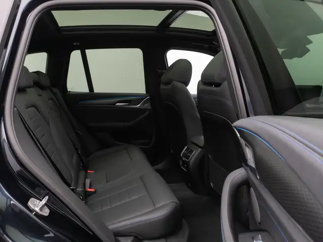 BMW X3 view 26