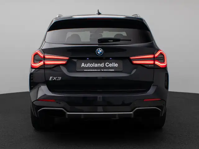 BMW X3 view 8