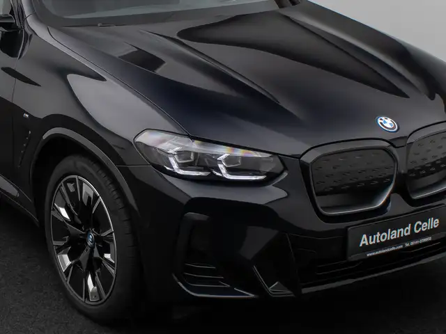 BMW X3 view 18