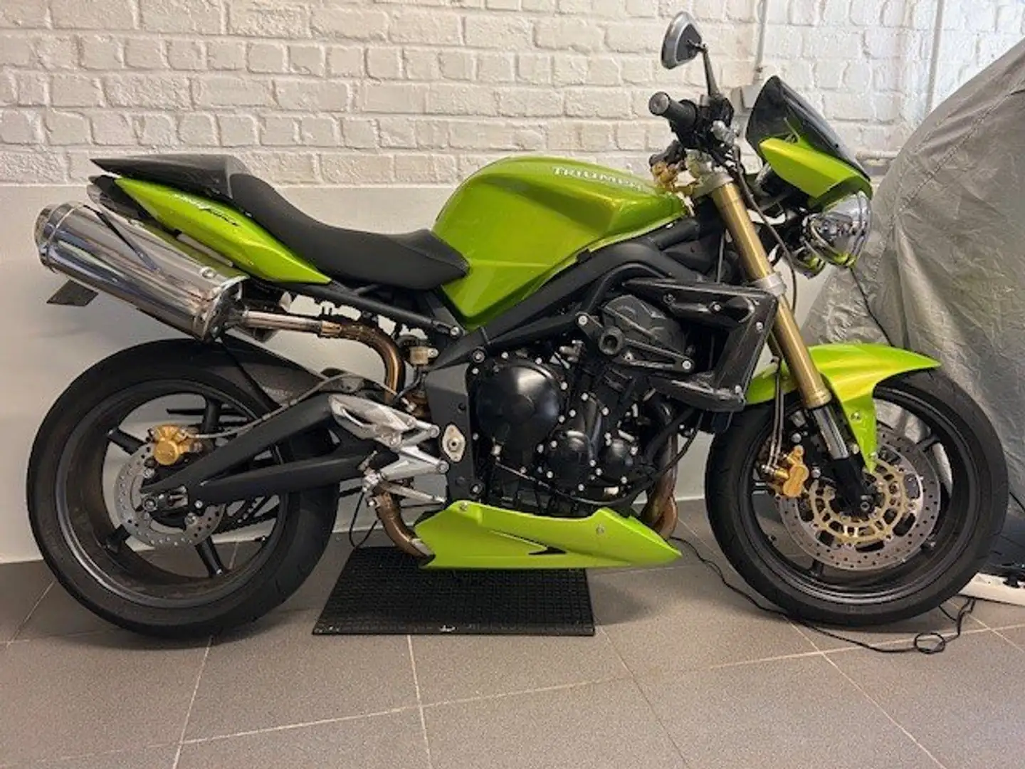 Triumph Street Triple 675 Full Carbone + Ohlins (AR/AV) + pièces Rizoma Groen - 1