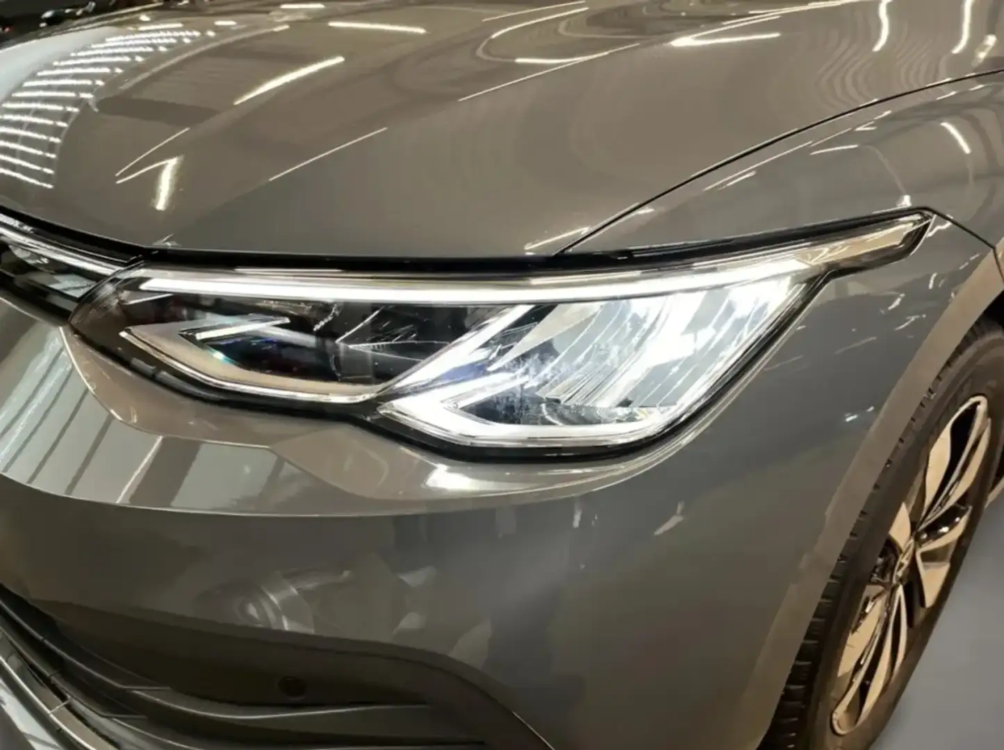 Volkswagen Golf 1.5 eTSI Life DSG 110kW Gris - 2