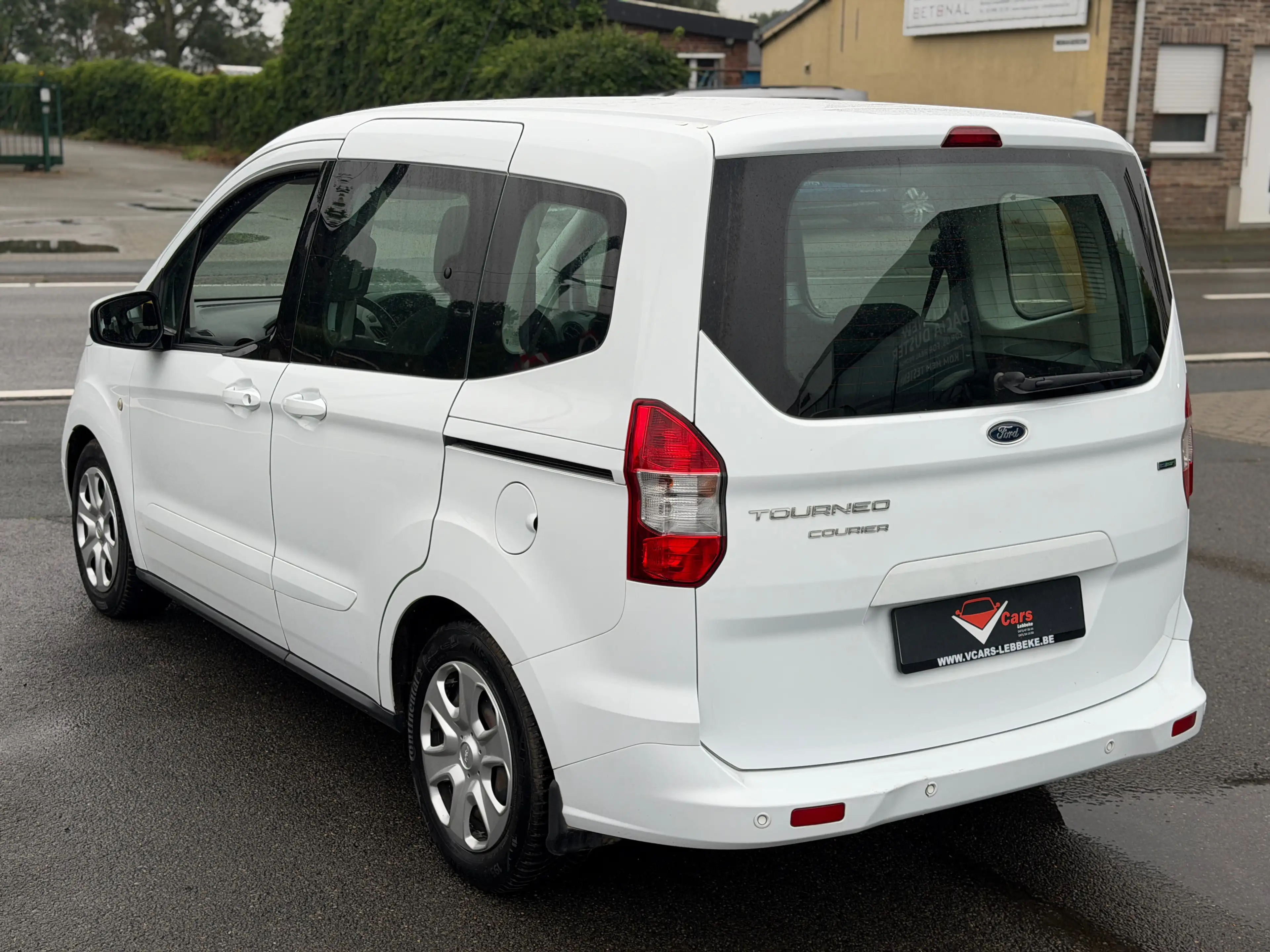 Ford Tourneo Courier 1.0 EcoBoost Ambiente — photo 3