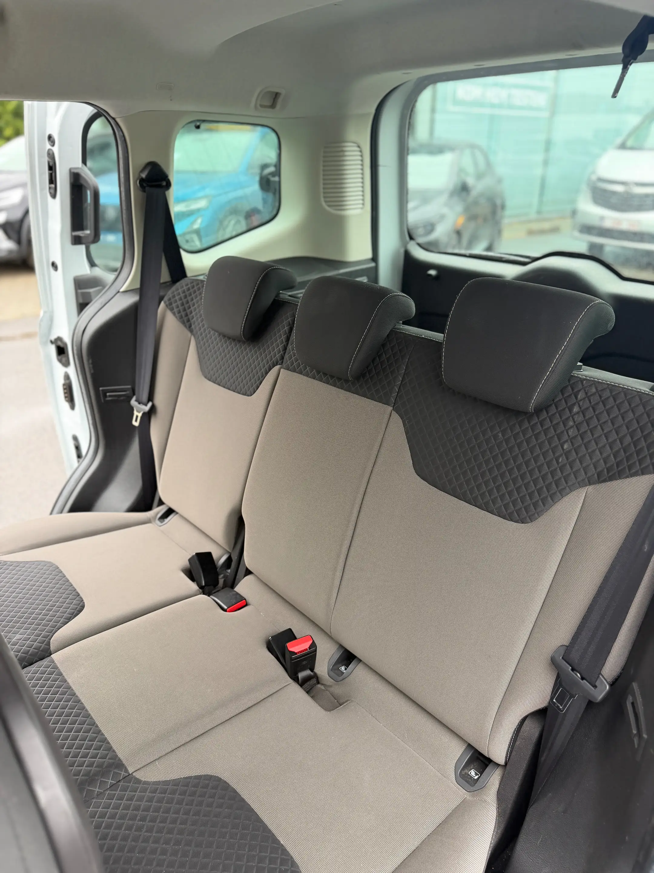 Ford Tourneo Courier 1.0 EcoBoost Ambiente — photo 8