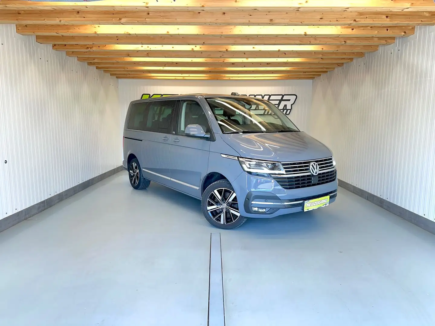 Volkswagen T6.1 Multivan T6.1 2.0 TDI Multivan G-Six "2xSCHIEBETÜR*AHK*LED Grau - 1