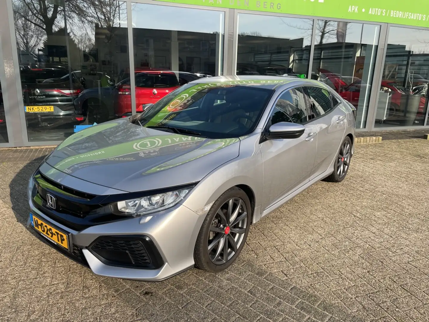 Honda Civic | UNIEKE AUTO | ZUINIG 1.0 i-VTEC Comfort Šedá - 2
