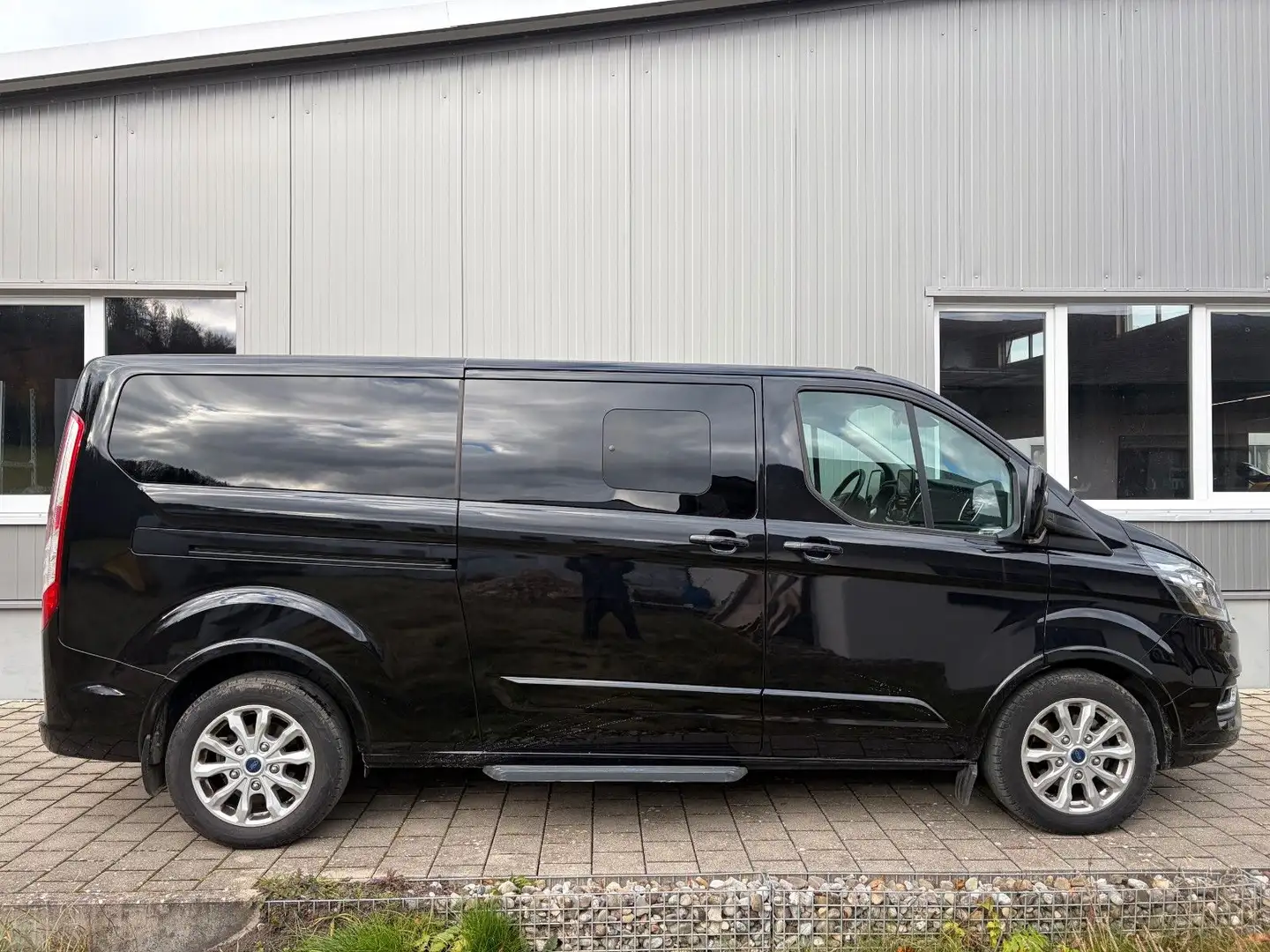 Ford Tourneo Custom 320 L2 Tourneo Titanium X Schwarz - 2