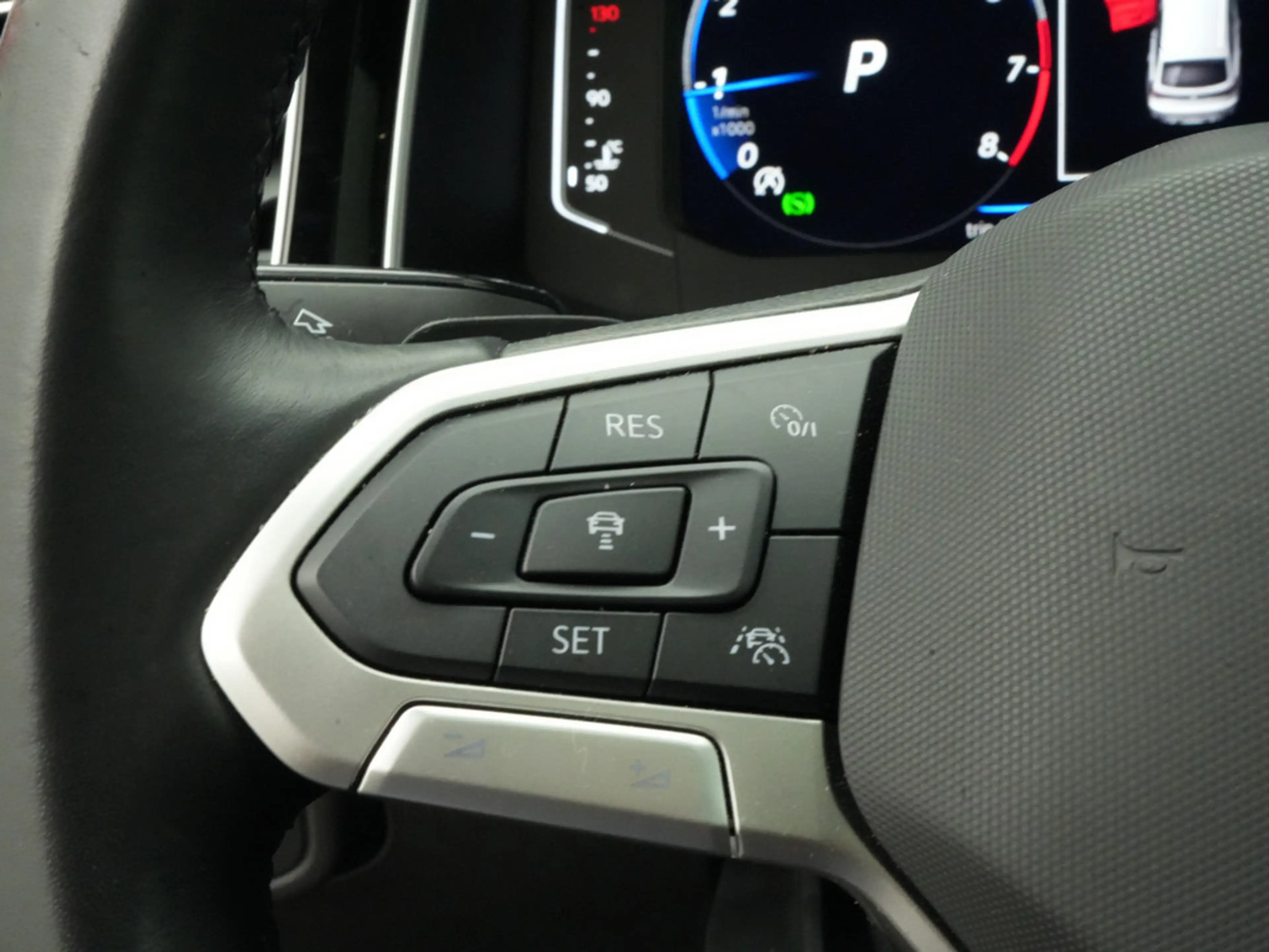 Volkswagen Taigo R-Line MATRIX PANO AHK KAM KEYLESS ACC PDC — photo 8