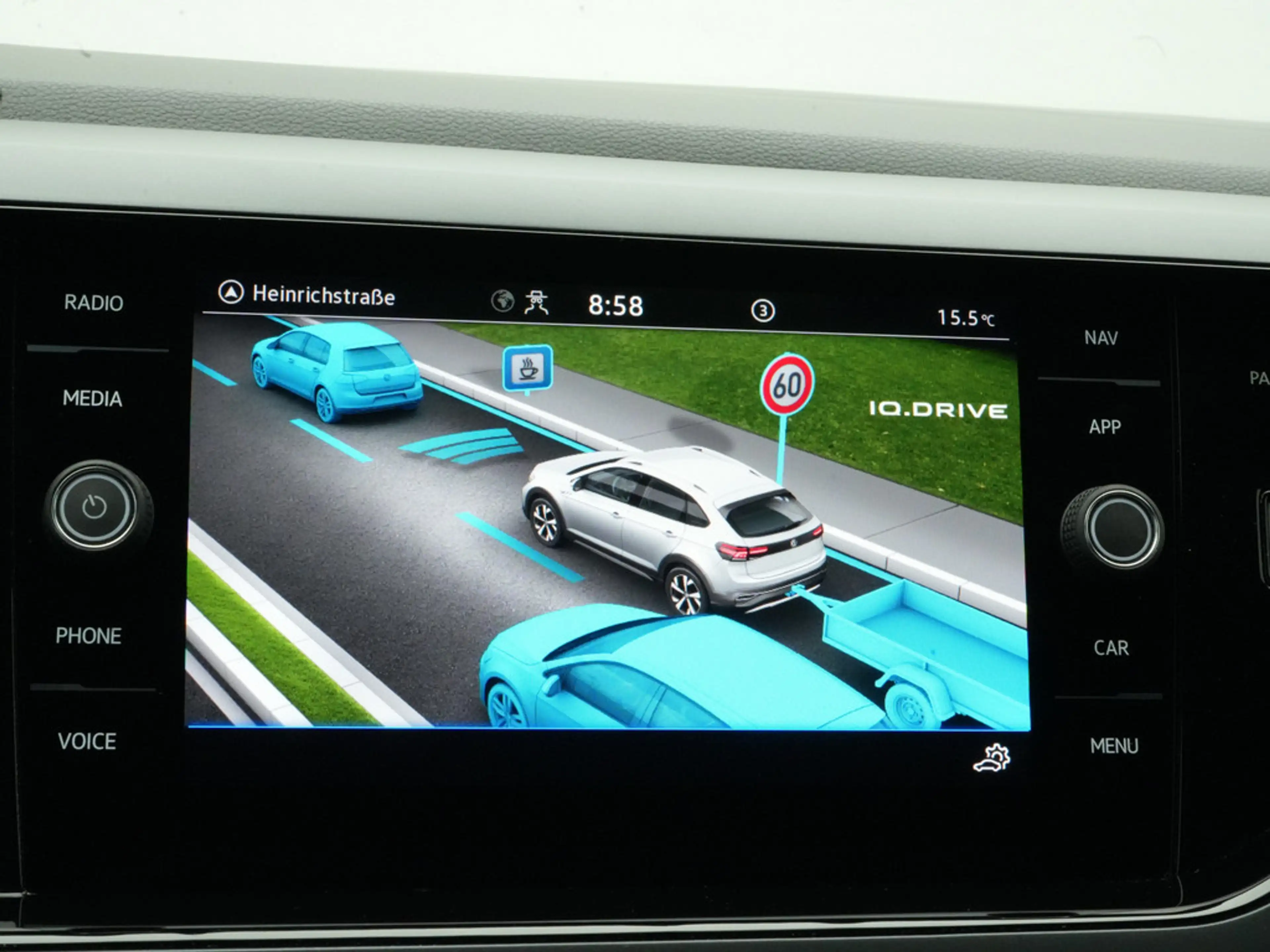 Volkswagen Taigo R-Line MATRIX PANO AHK KAM KEYLESS ACC PDC — photo 14