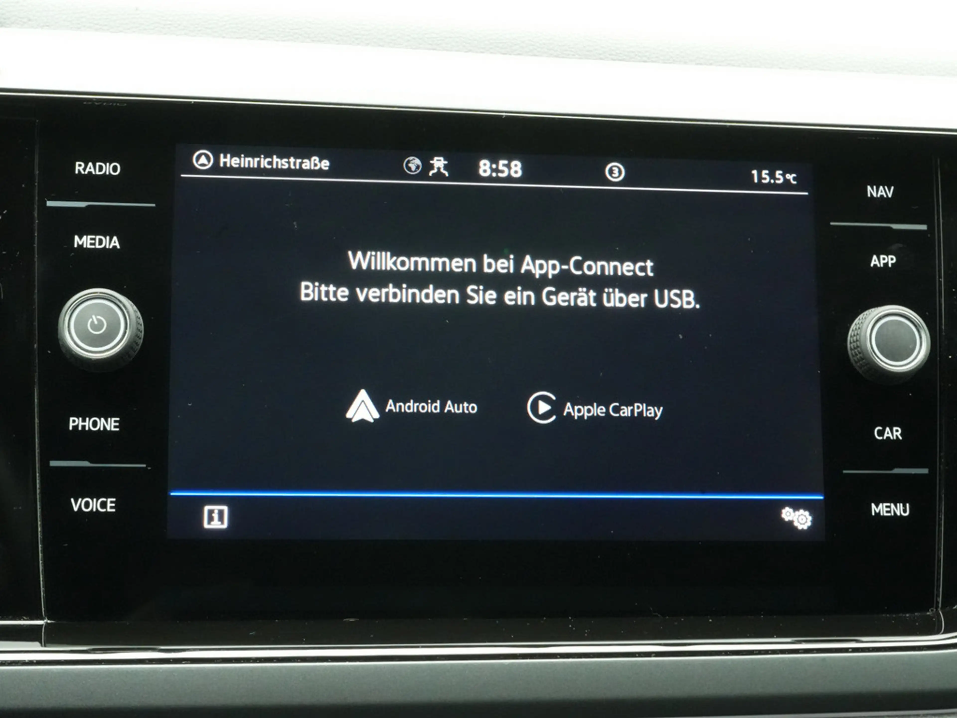 Volkswagen Taigo R-Line MATRIX PANO AHK KAM KEYLESS ACC PDC — photo 12