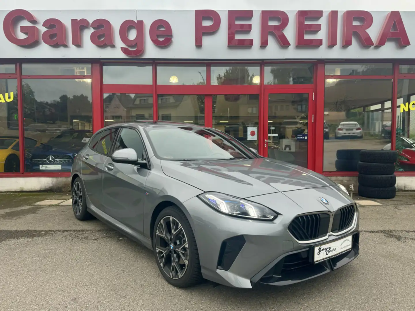 BMW 118 D NEW MODEL M SPORT PAKET HEAD UP AHK PANO CUIR NA Gris - 1