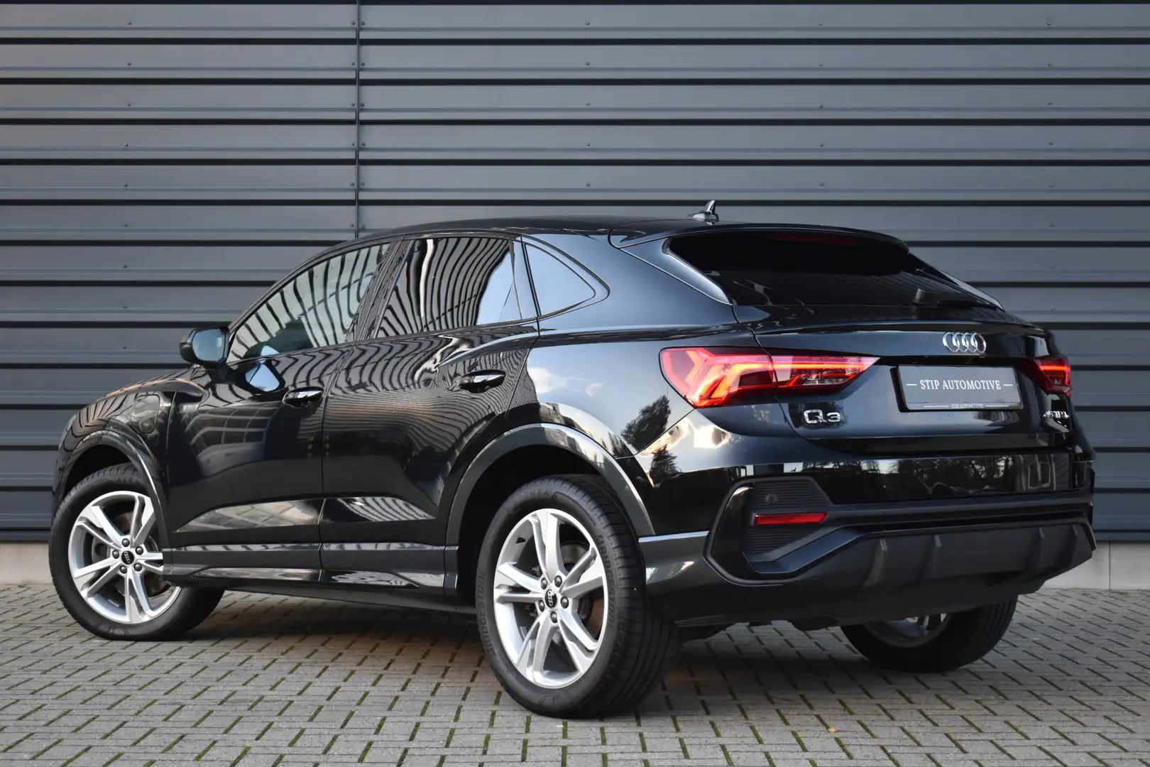 Audi Q3 Sportback 45 TFSI e S Line | 360 Camera | Lederen Negro - 2