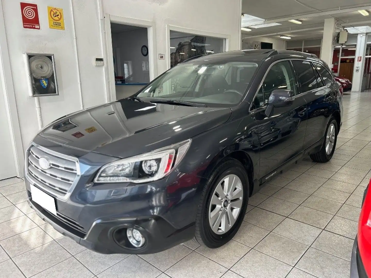 Subaru OUTBACK 2.0D Lineartronic Exclusive + Tetto Apribile Šedá - 1