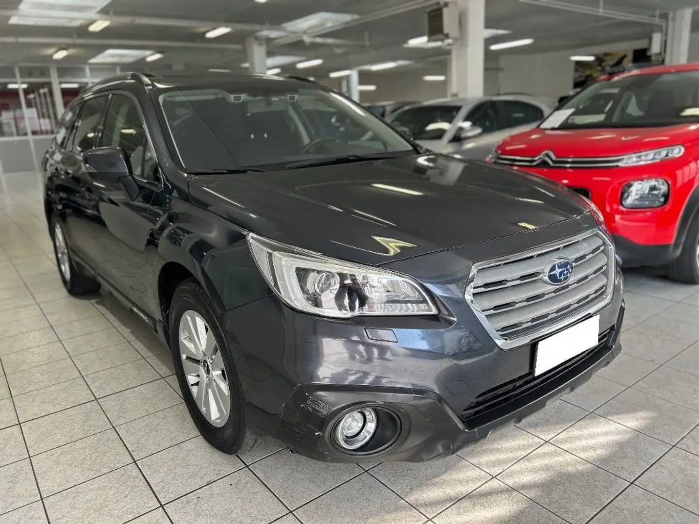 Subaru OUTBACK 2.0D Lineartronic Exclusive + Tetto Apribile Šedá - 2