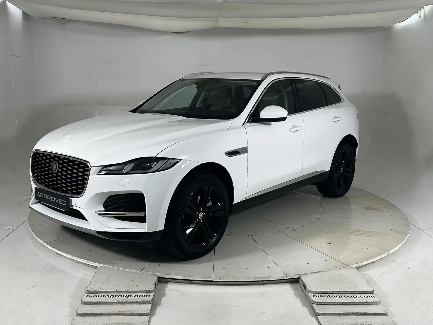 Jaguar F-Pace 2021 2.0d i4 mhev SE awd 204cv auto Blanc - 1