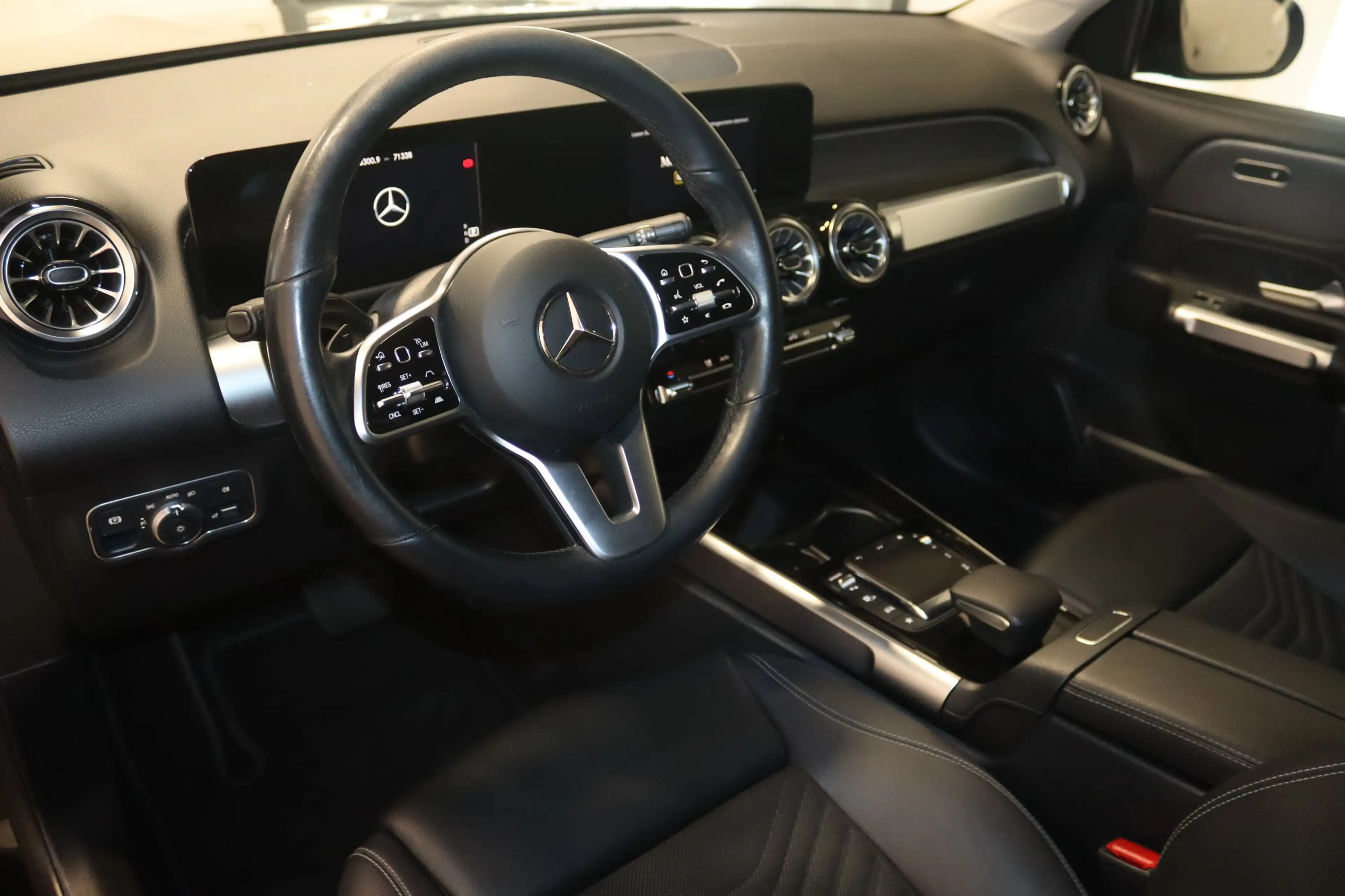 Mercedes-Benz GLB 200 Progressive Night 7Si.-NAV-KAM-LED-SHZ- — photo 9