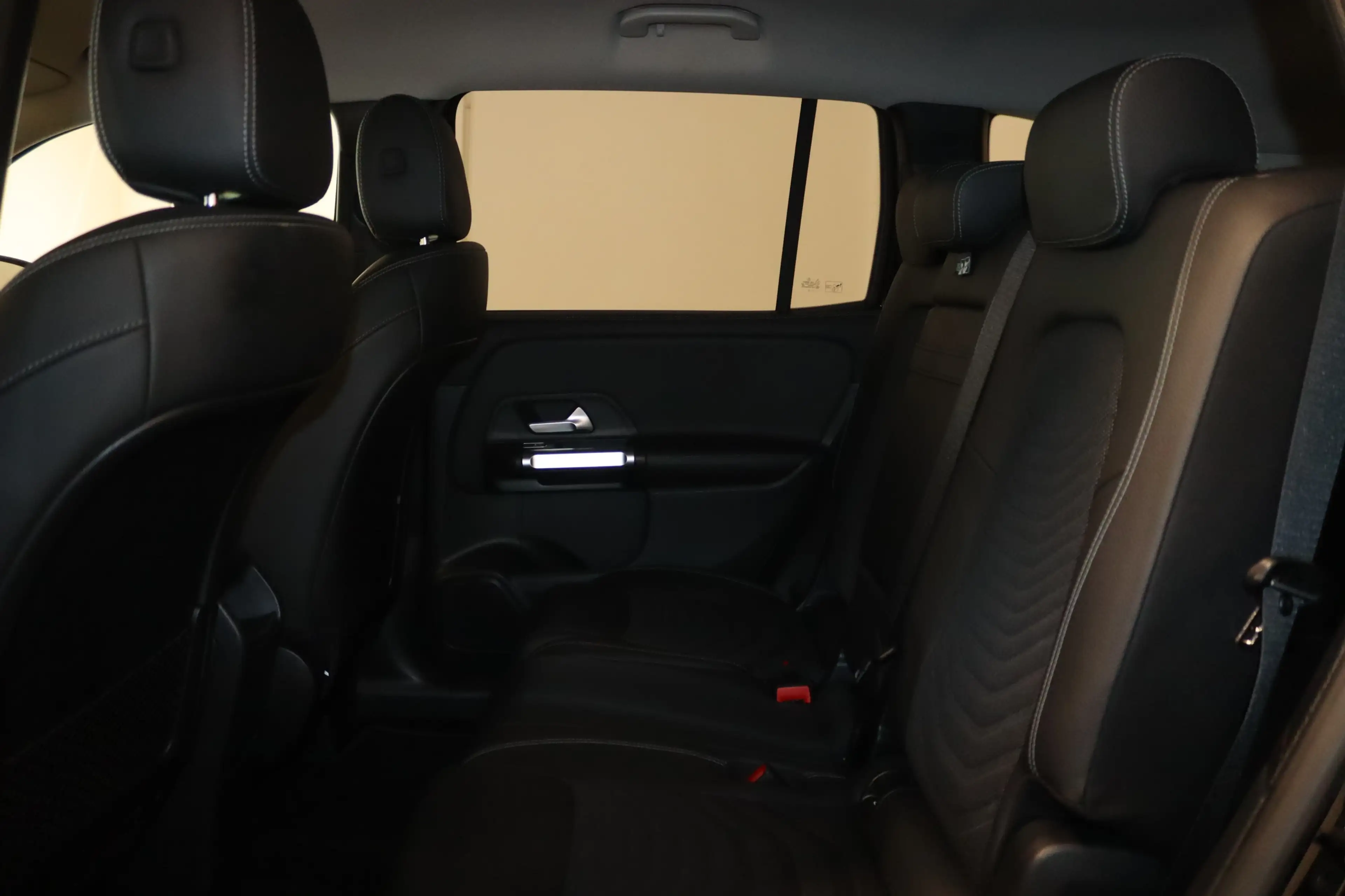 Mercedes-Benz GLB 200 Progressive Night 7Si.-NAV-KAM-LED-SHZ- — photo 12